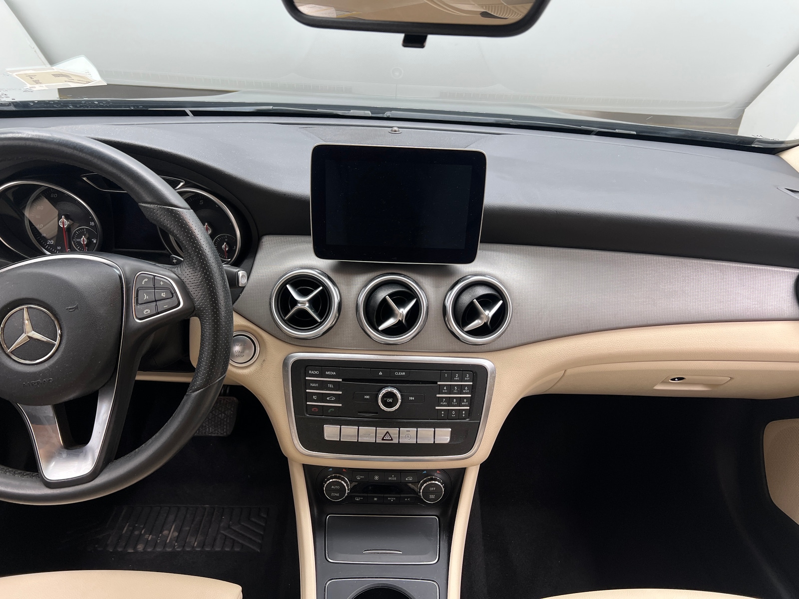 Thumbnail: 2018 Mercedes-Benz GLA - 2