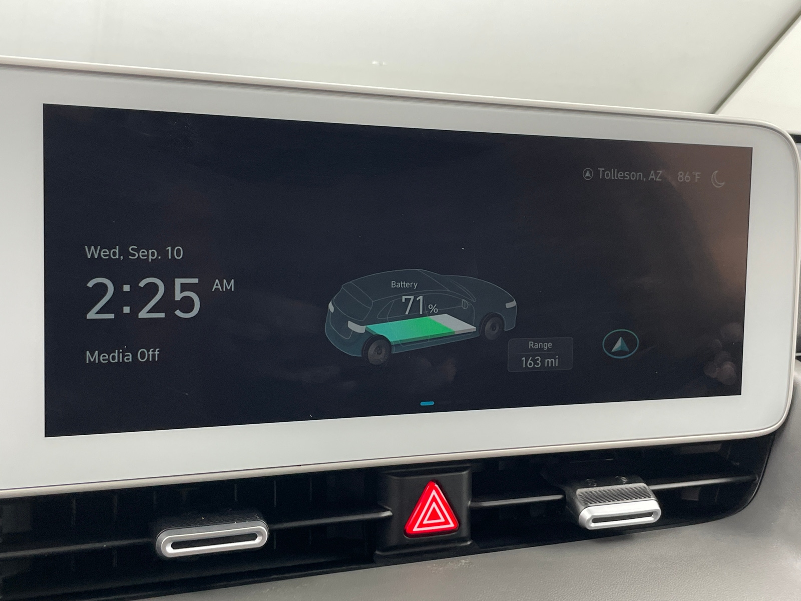 Thumbnail: 2023 Hyundai Ioniq 5 - 4