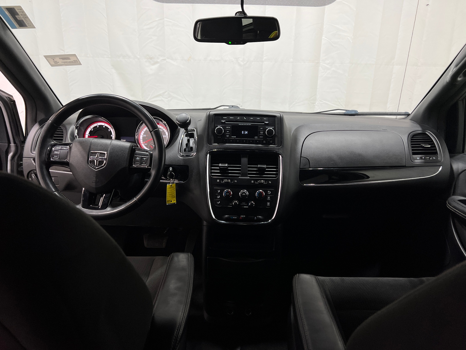 Thumbnail: 2016 Dodge Grand Caravan - 3