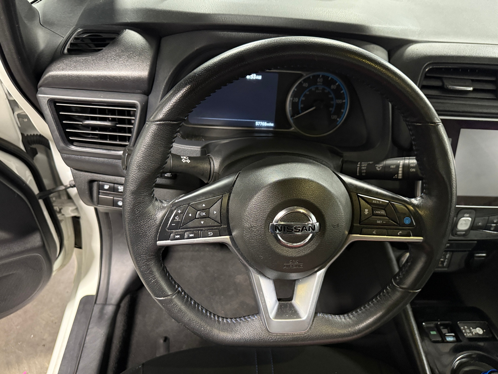 Thumbnail: 2020 Nissan Leaf - 5