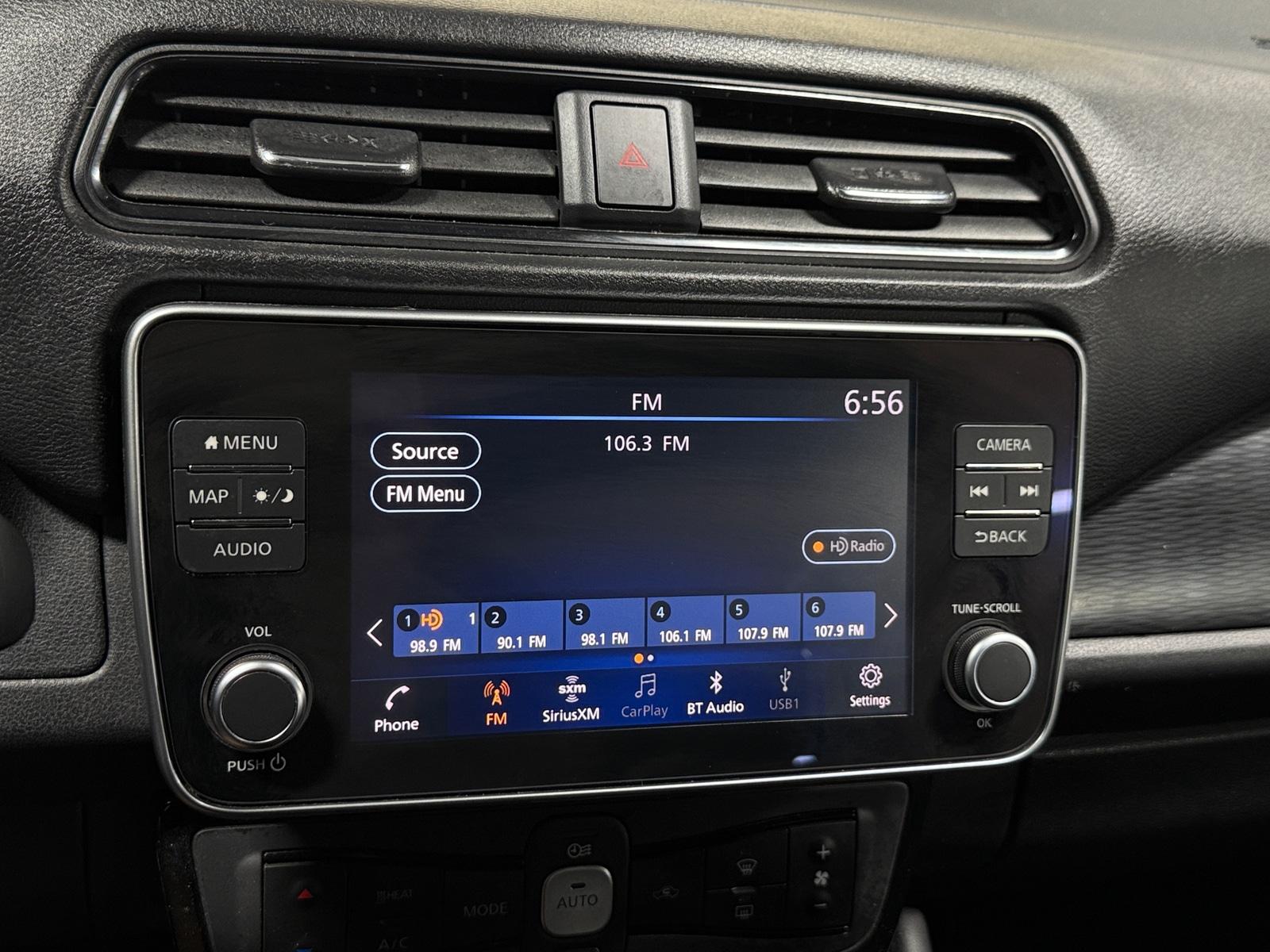 Thumbnail: 2020 Nissan Leaf - 4