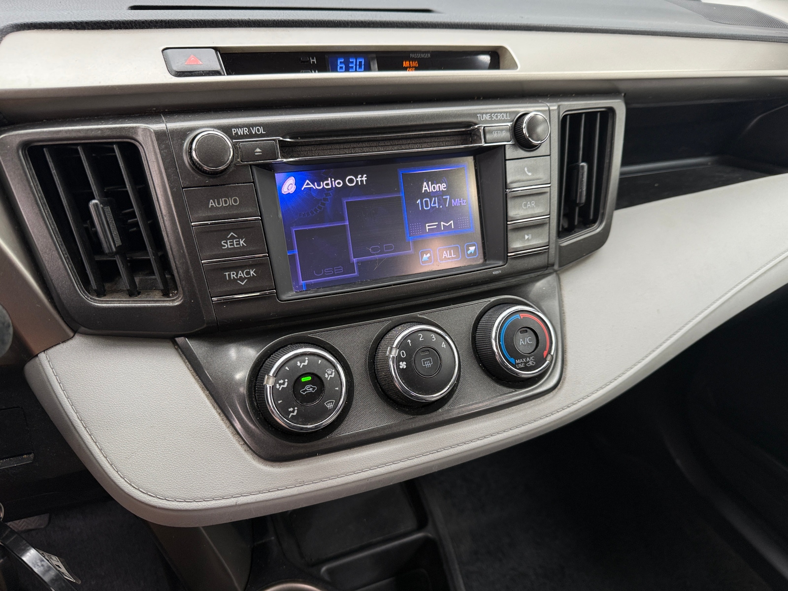 Thumbnail: 2013 Toyota RAV4 - 4