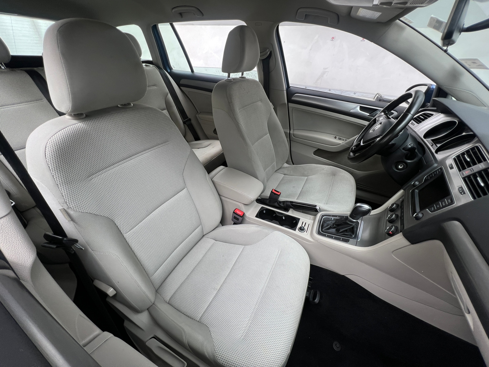 Thumbnail: 2017 Volkswagen e-Golf - 2