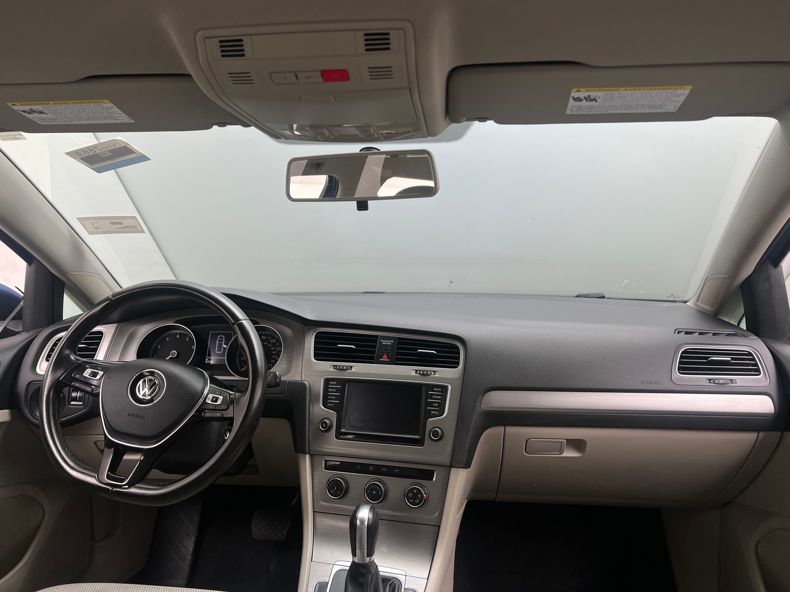 Thumbnail: 2017 Volkswagen e-Golf - 3