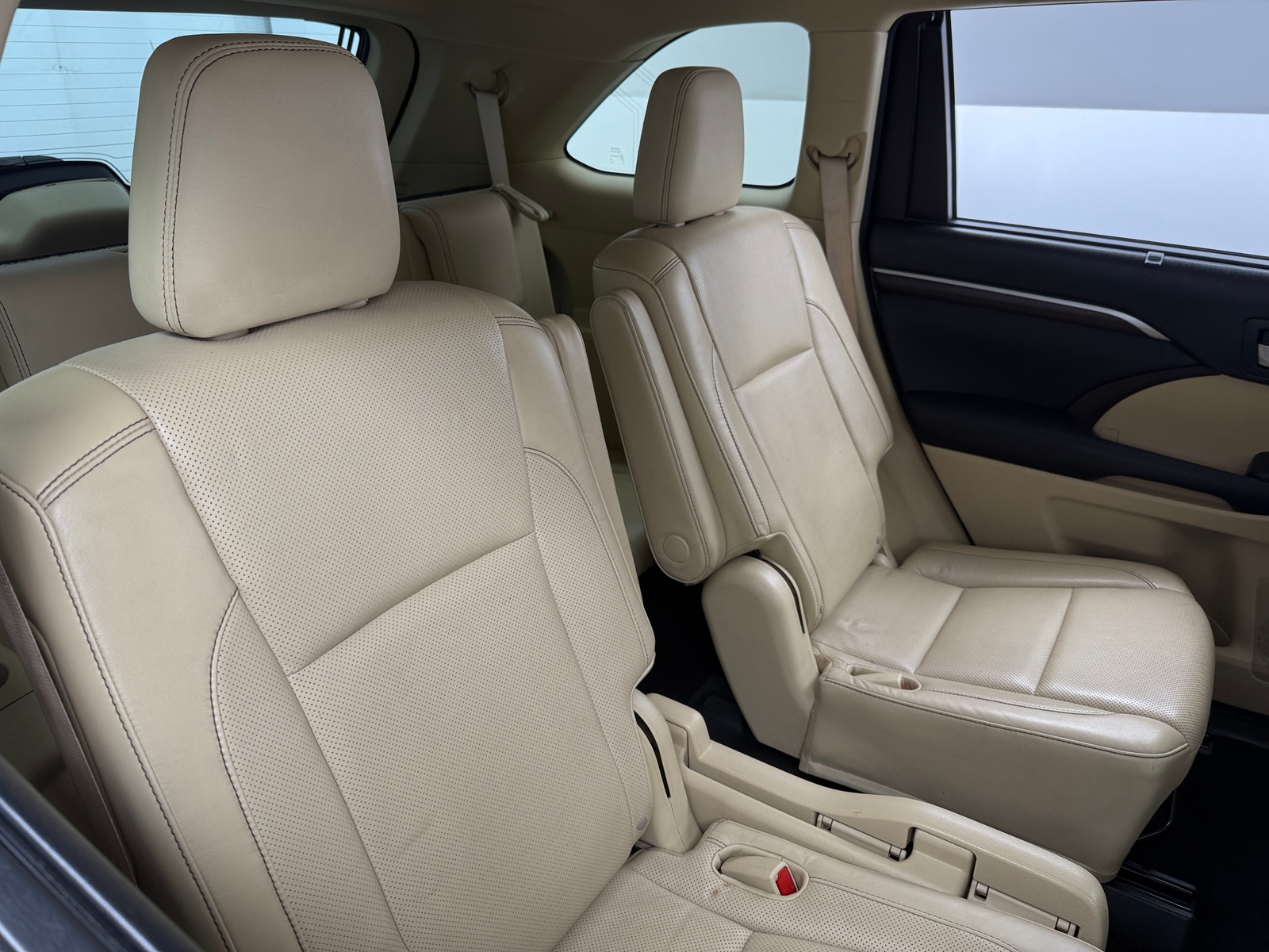 Thumbnail: 2015 Toyota Highlander - 5