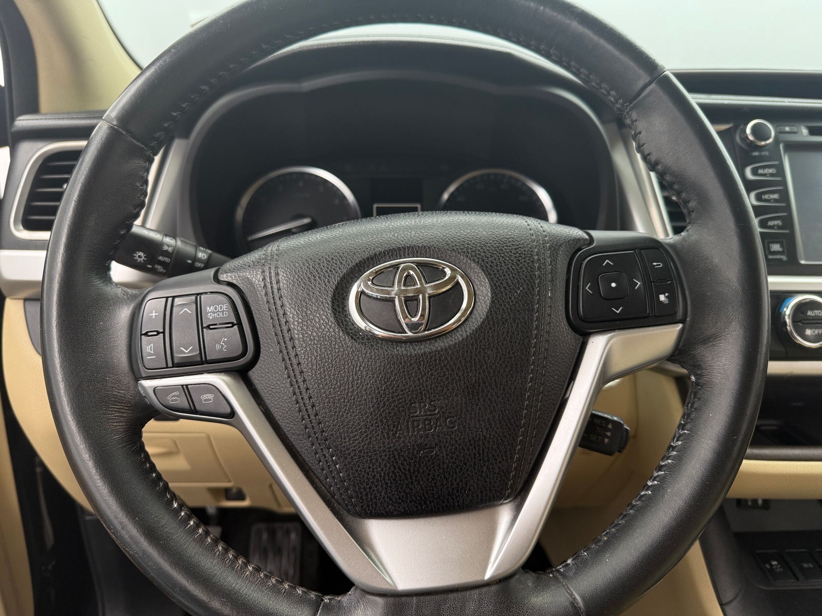 Thumbnail: 2015 Toyota Highlander - 4