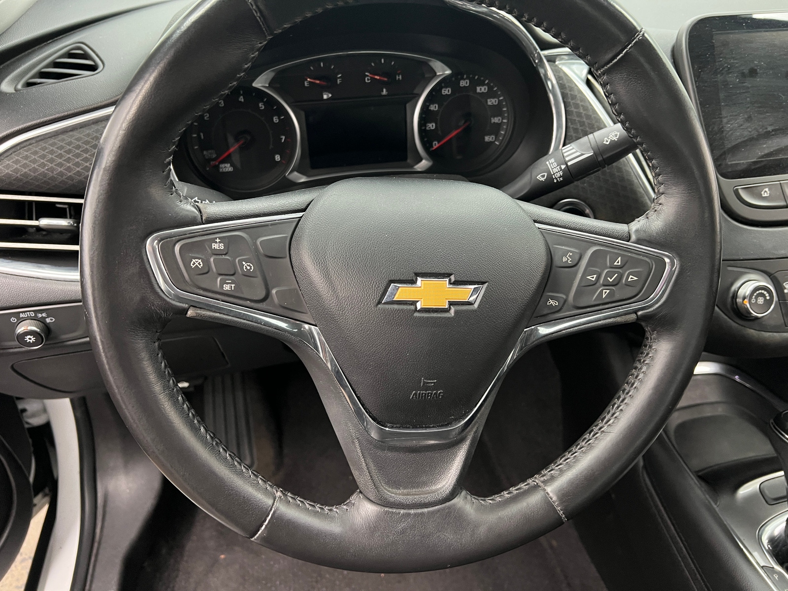 Thumbnail: 2017 Chevrolet Malibu - 5