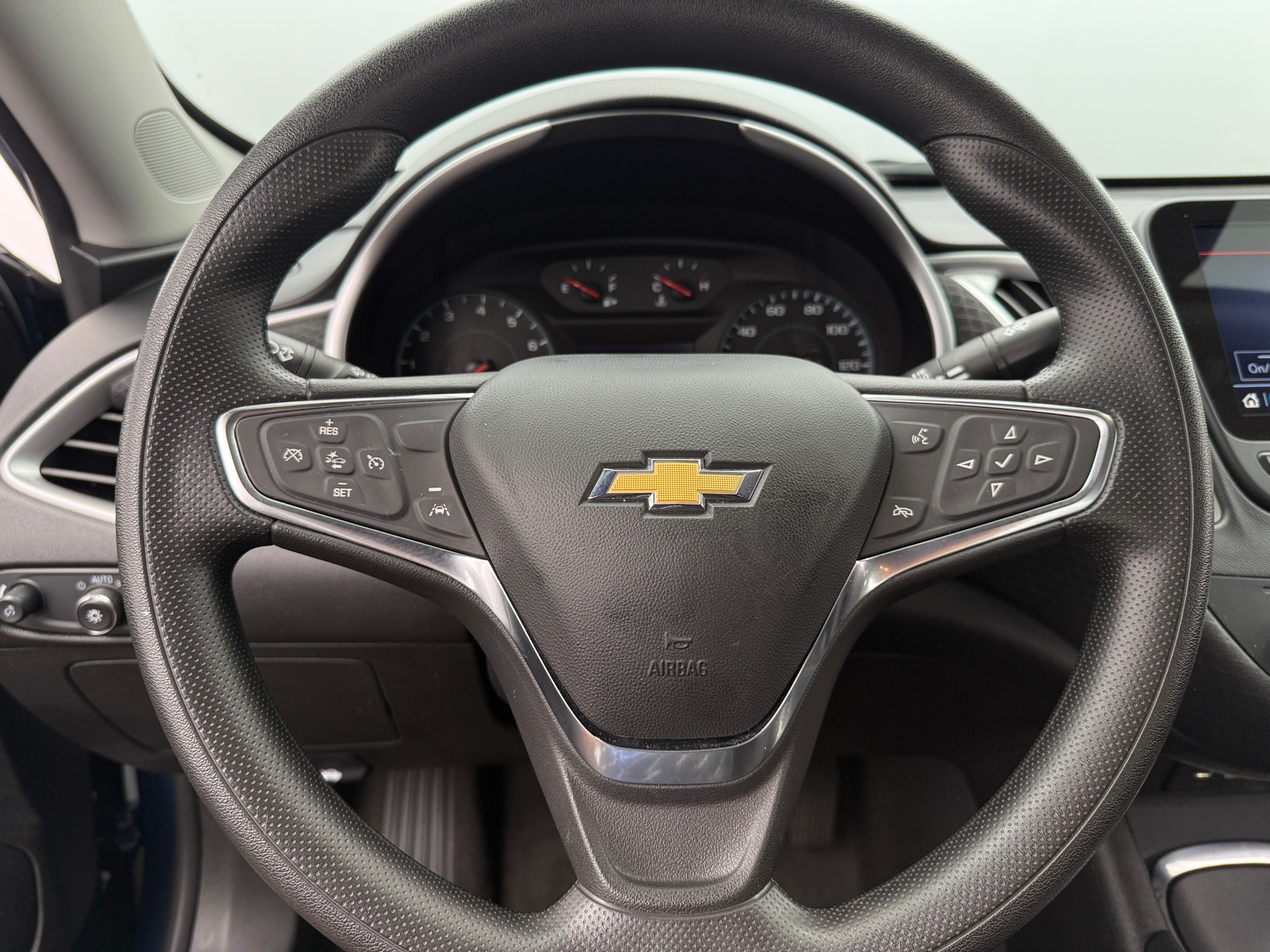 Thumbnail: 2024 Chevrolet Malibu - 5