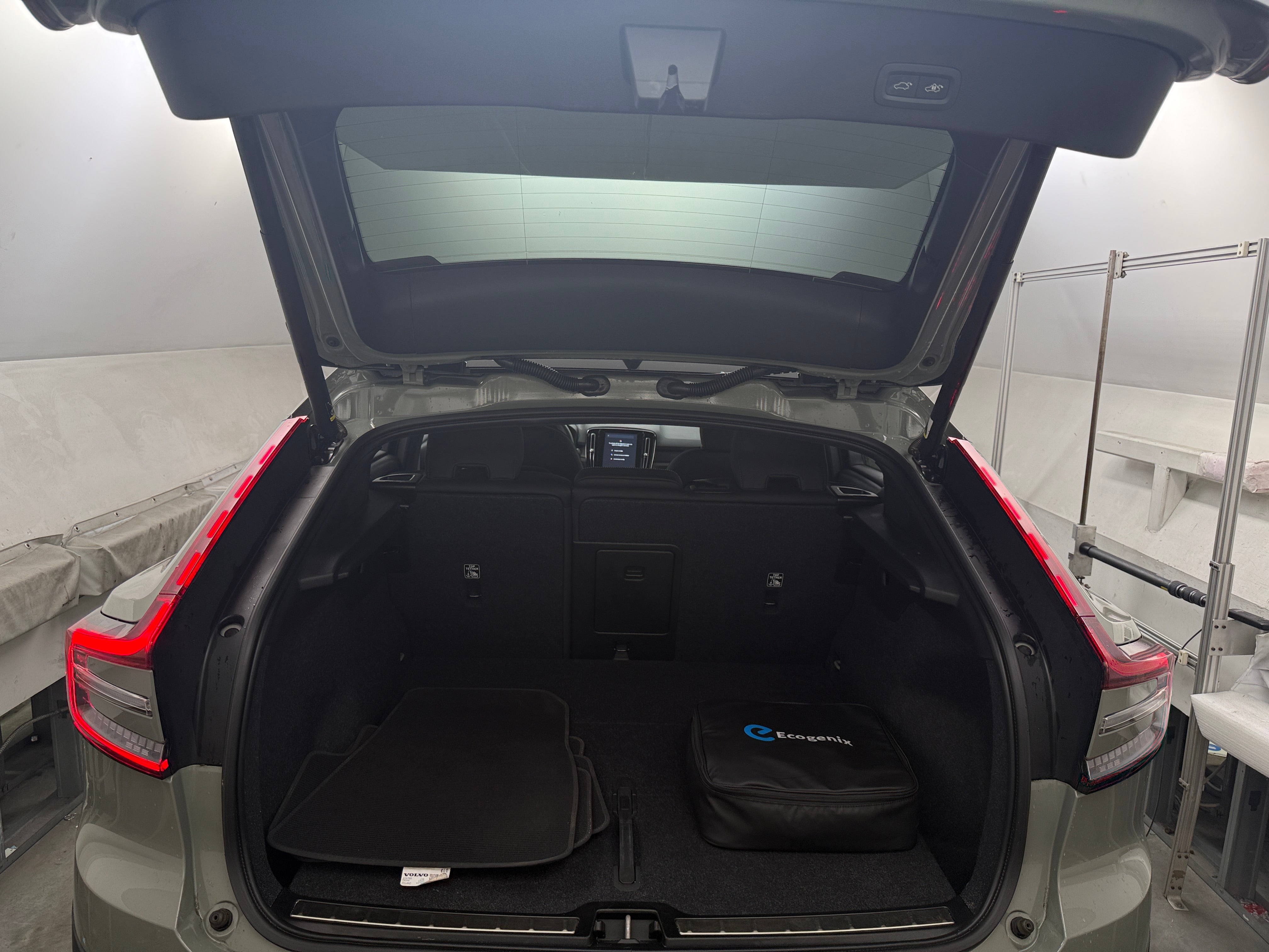 2023 Volvo C40