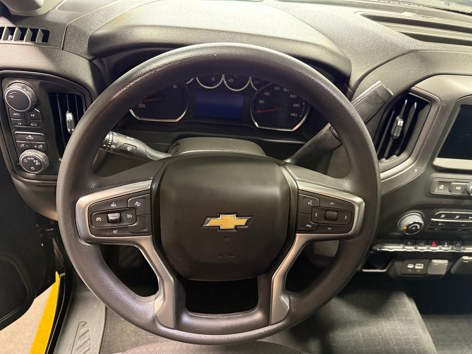 Thumbnail: 2022 Chevrolet Silverado 1500 - 5