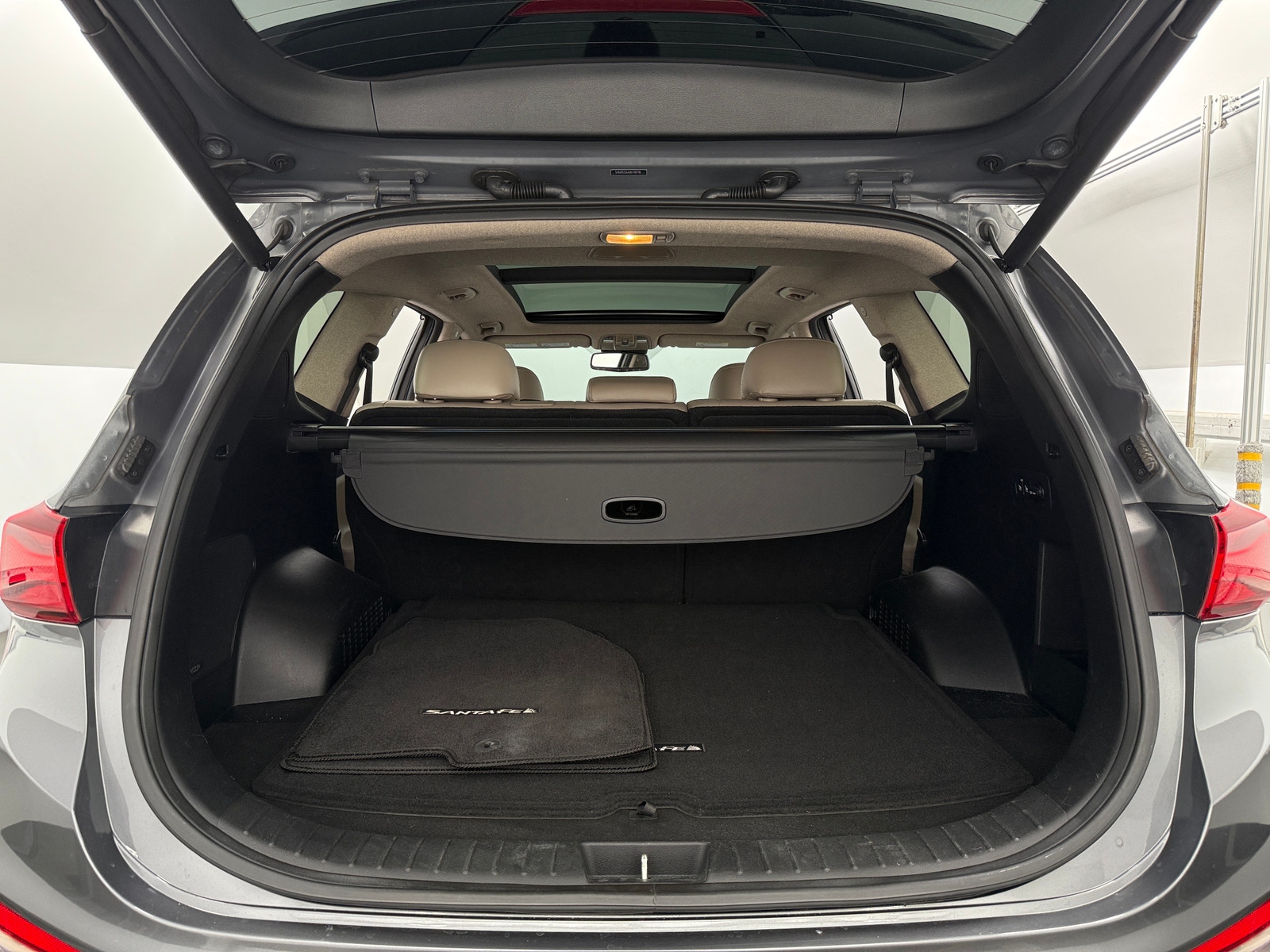 Thumbnail: 2019 Hyundai Santa Fe - 6