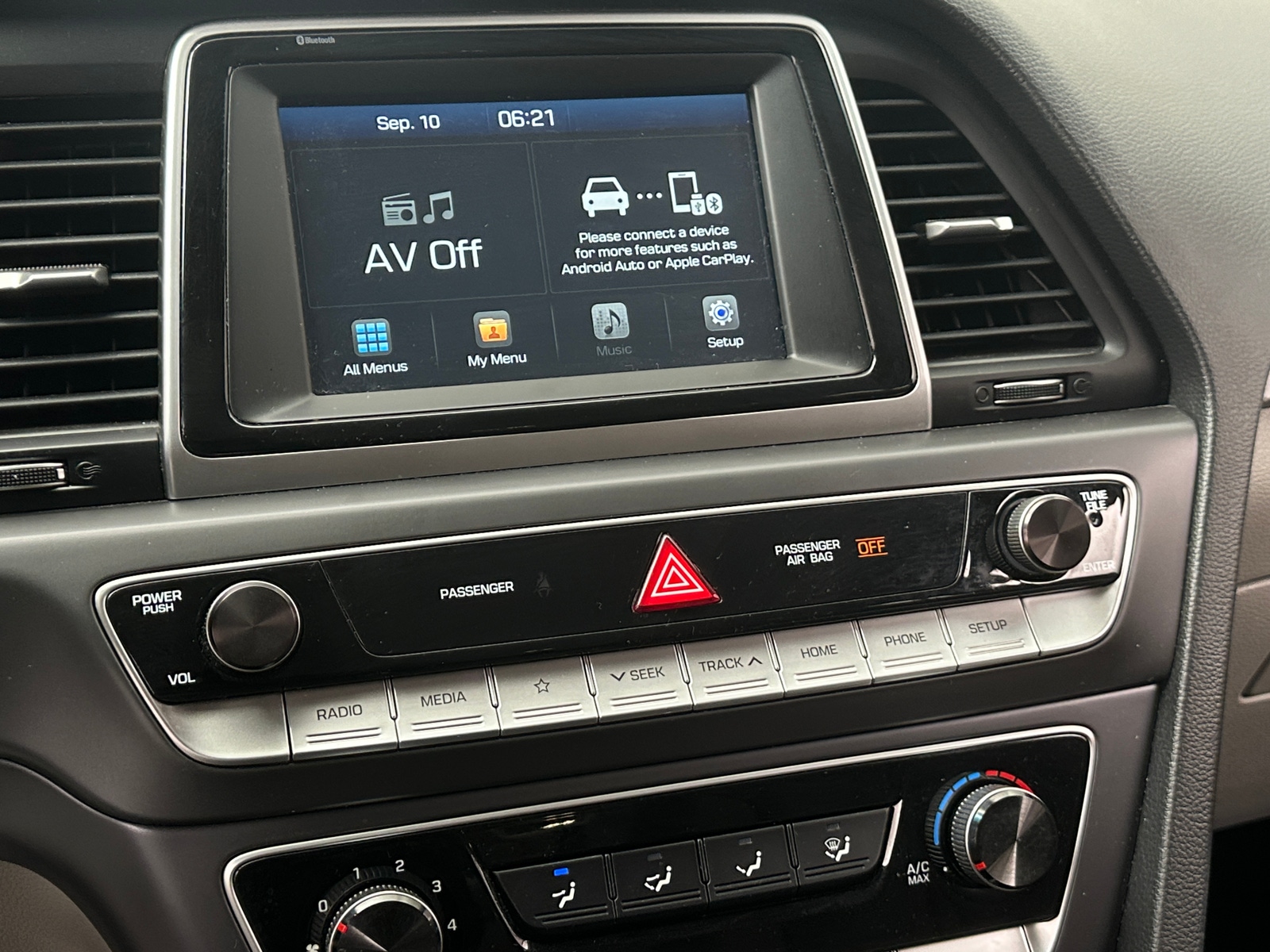Thumbnail: 2019 Hyundai Sonata - 4