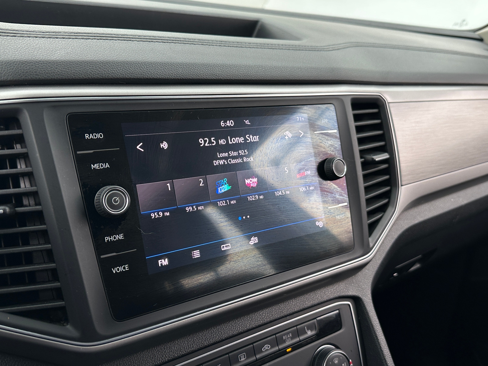 Thumbnail: 2018 Volkswagen Atlas - 3