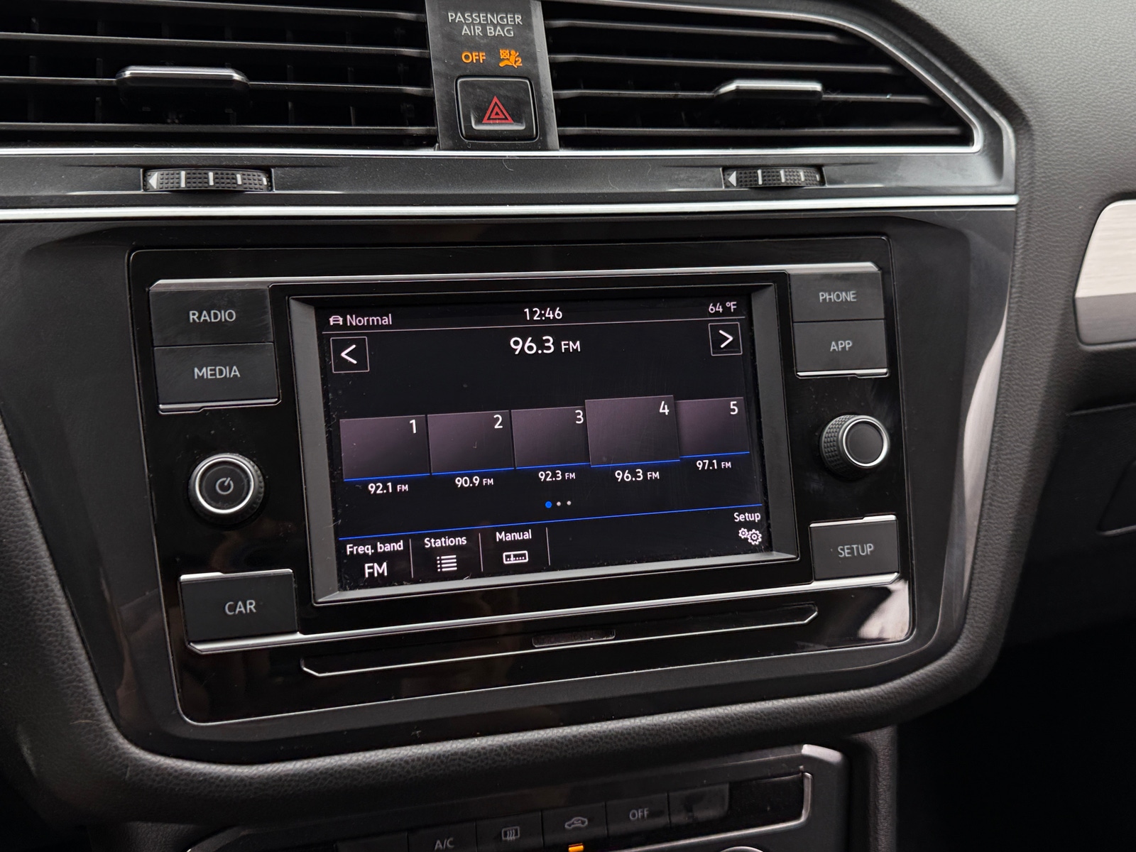 Thumbnail: 2019 Volkswagen Tiguan - 4