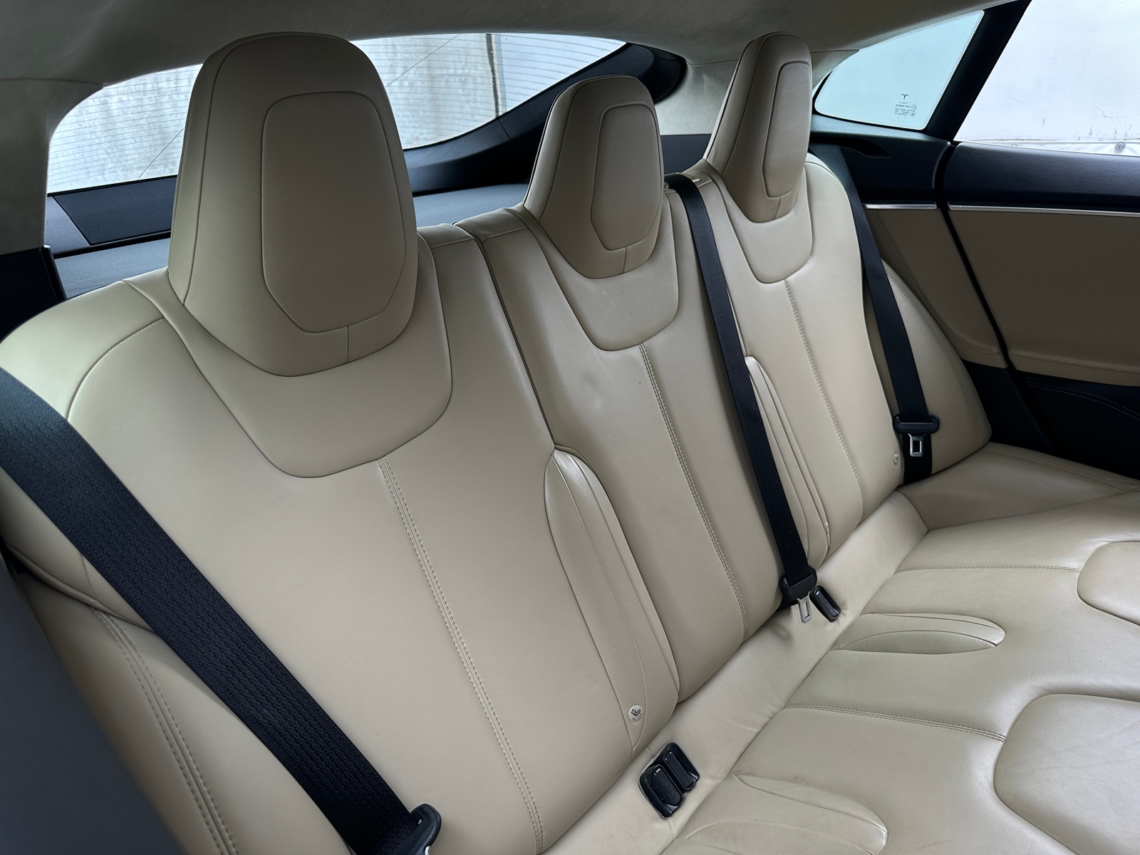 Thumbnail: 2015 Tesla Model S - 4