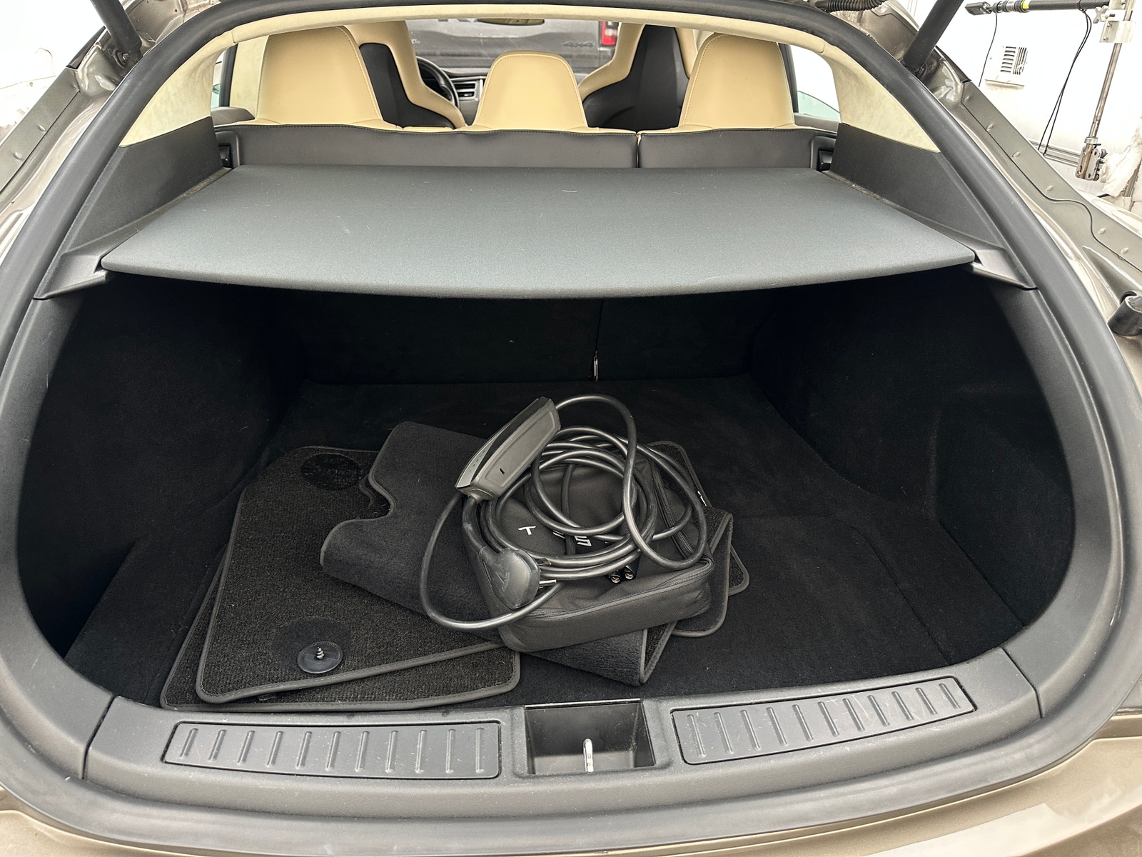 Thumbnail: 2015 Tesla Model S - 5