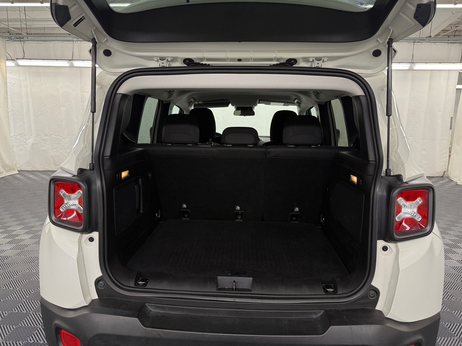 Thumbnail: 2015 Jeep Renegade - 7