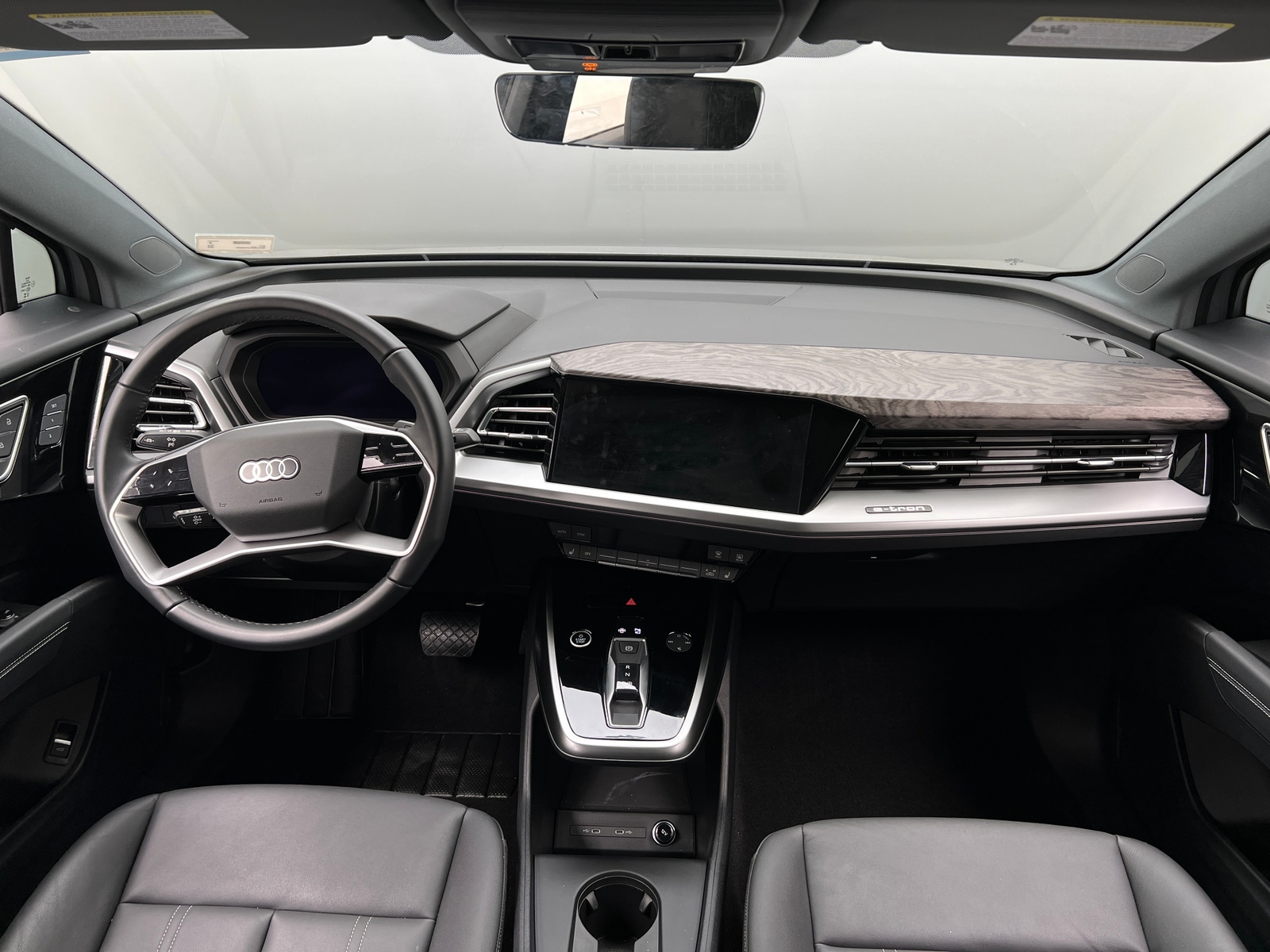 Thumbnail: 2024 Audi Q4 e-tron - 2