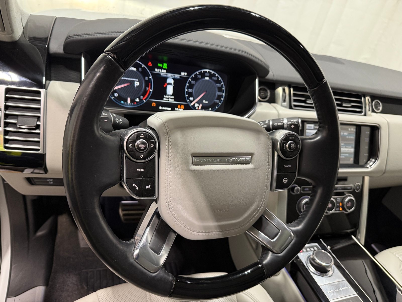 Thumbnail: 2014 Land Rover Range Rover - 4