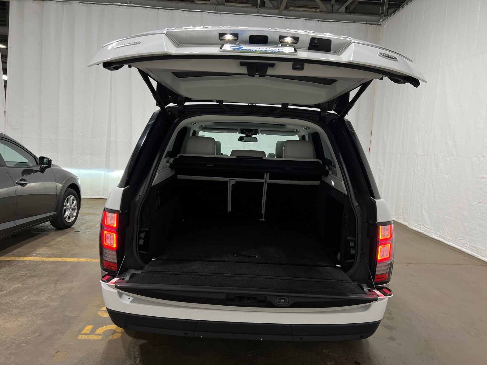 Thumbnail: 2014 Land Rover Range Rover - 6