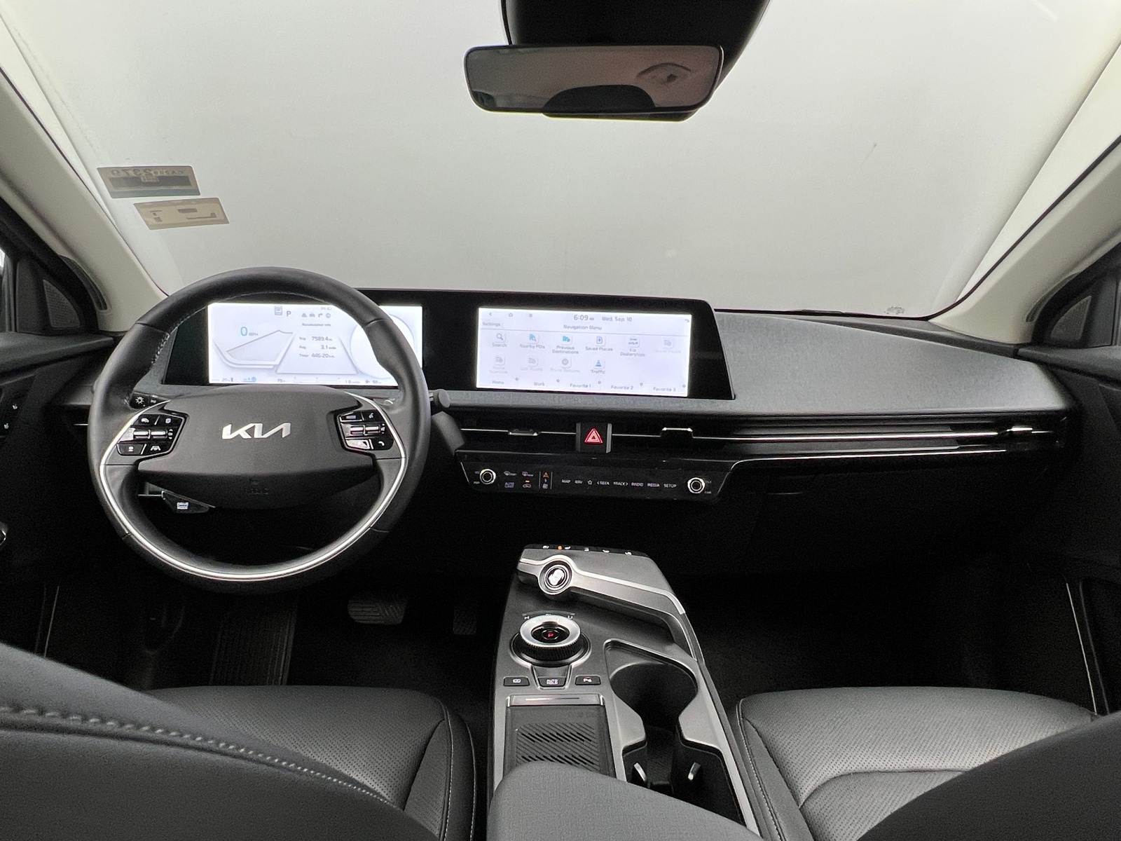 Thumbnail: 2023 Kia EV6 - 2