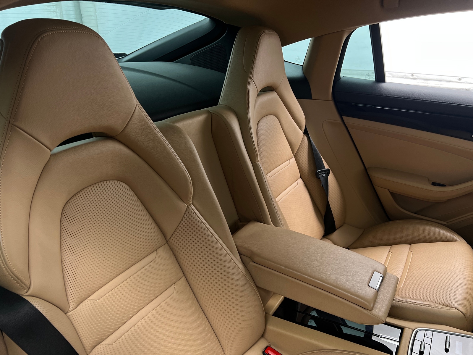Thumbnail: 2018 Porsche Panamera - 5