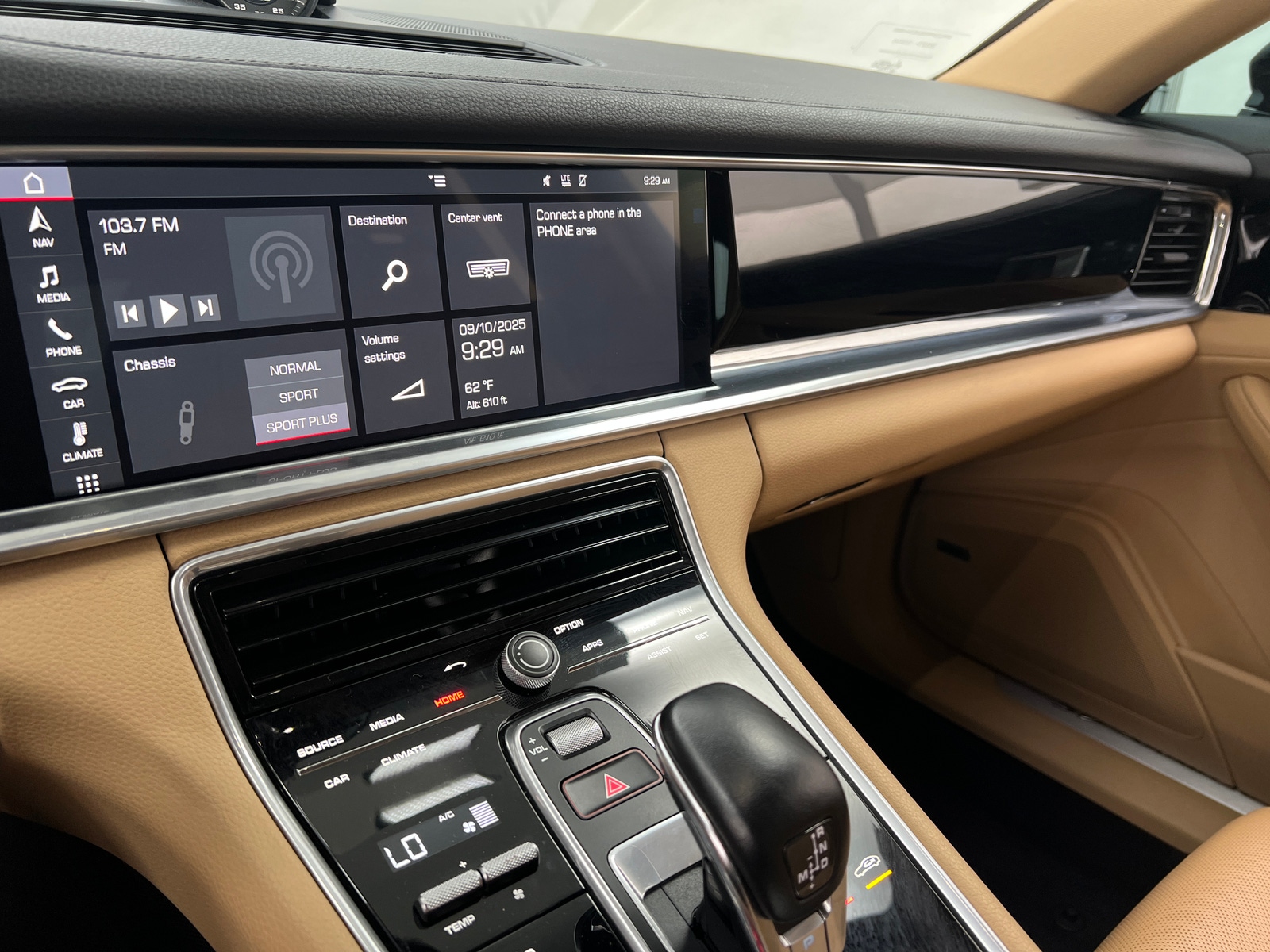 Thumbnail: 2018 Porsche Panamera - 3