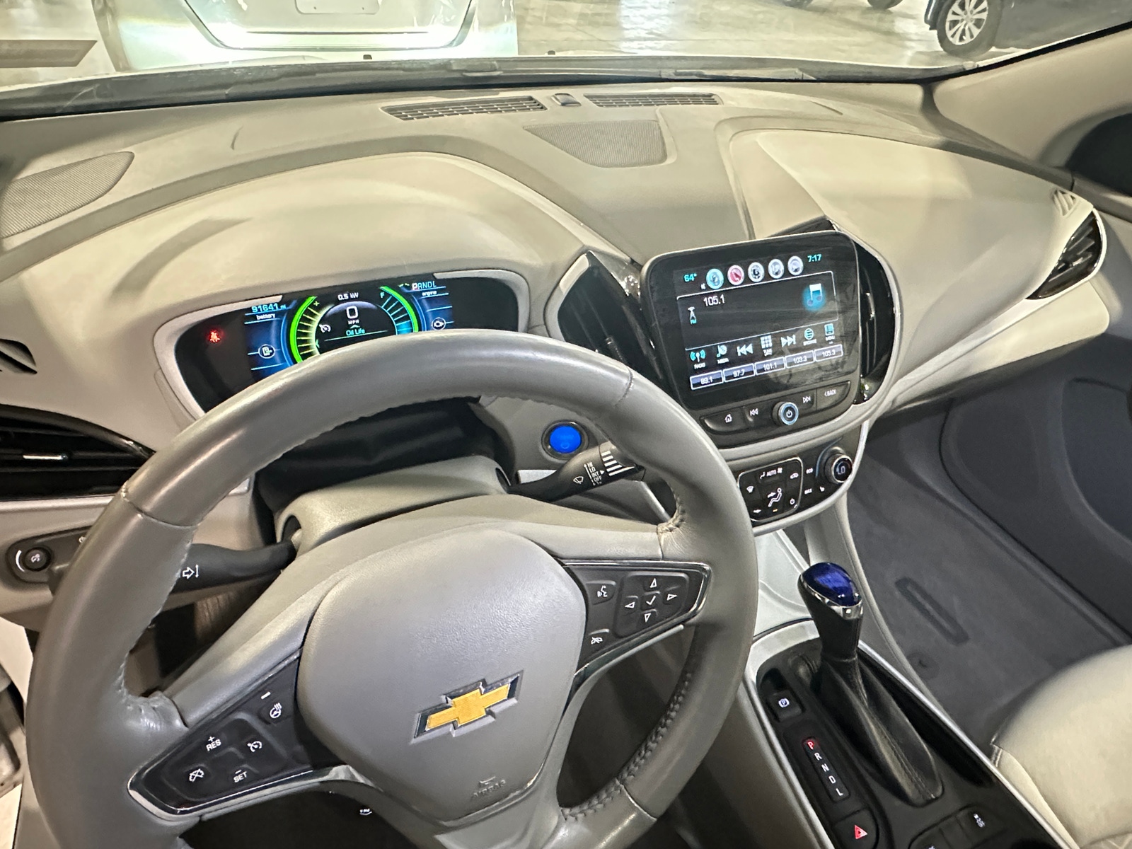 Thumbnail: 2017 Chevrolet Volt - 3