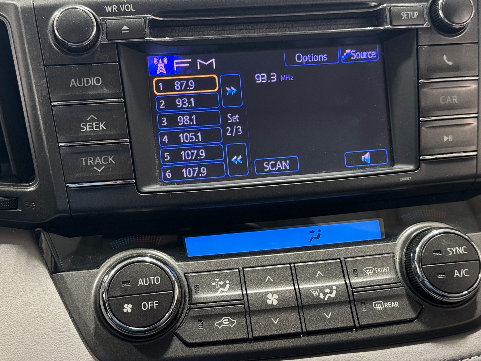 Thumbnail: 2013 Toyota RAV4 - 4