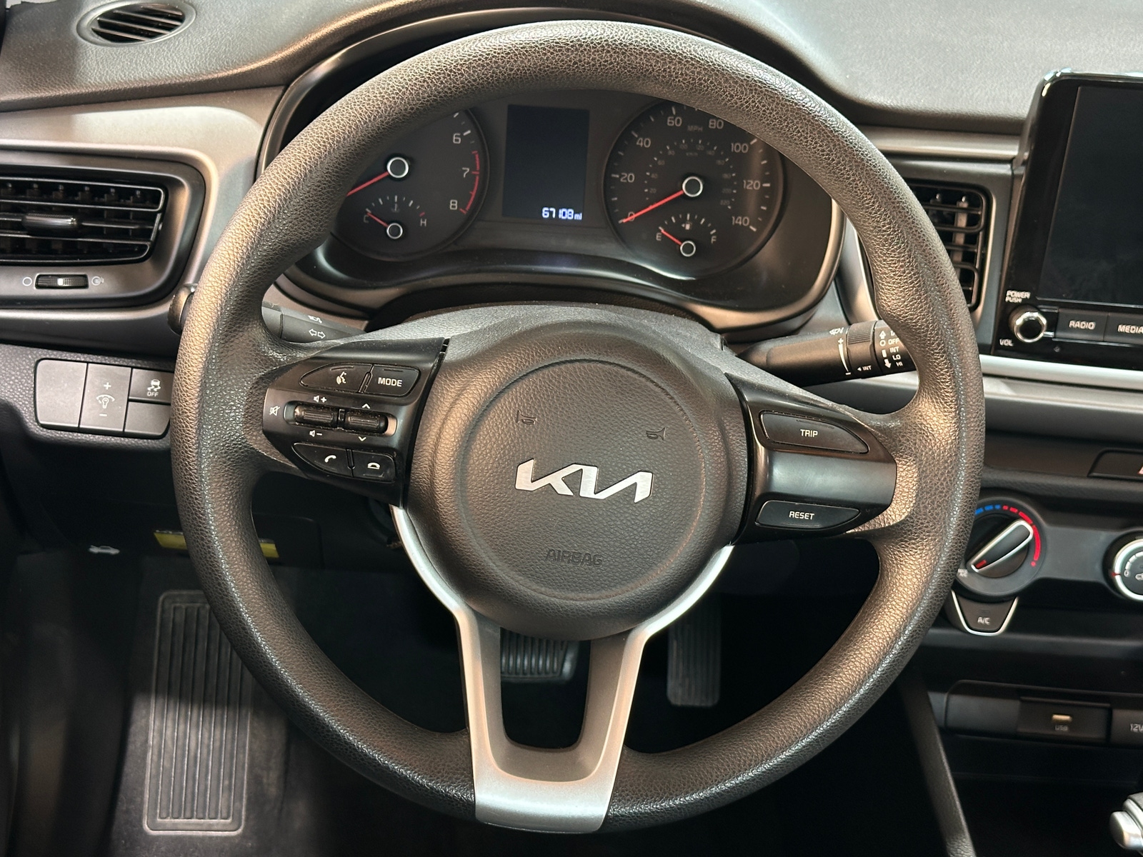 Thumbnail: 2022 Kia Rio - 5