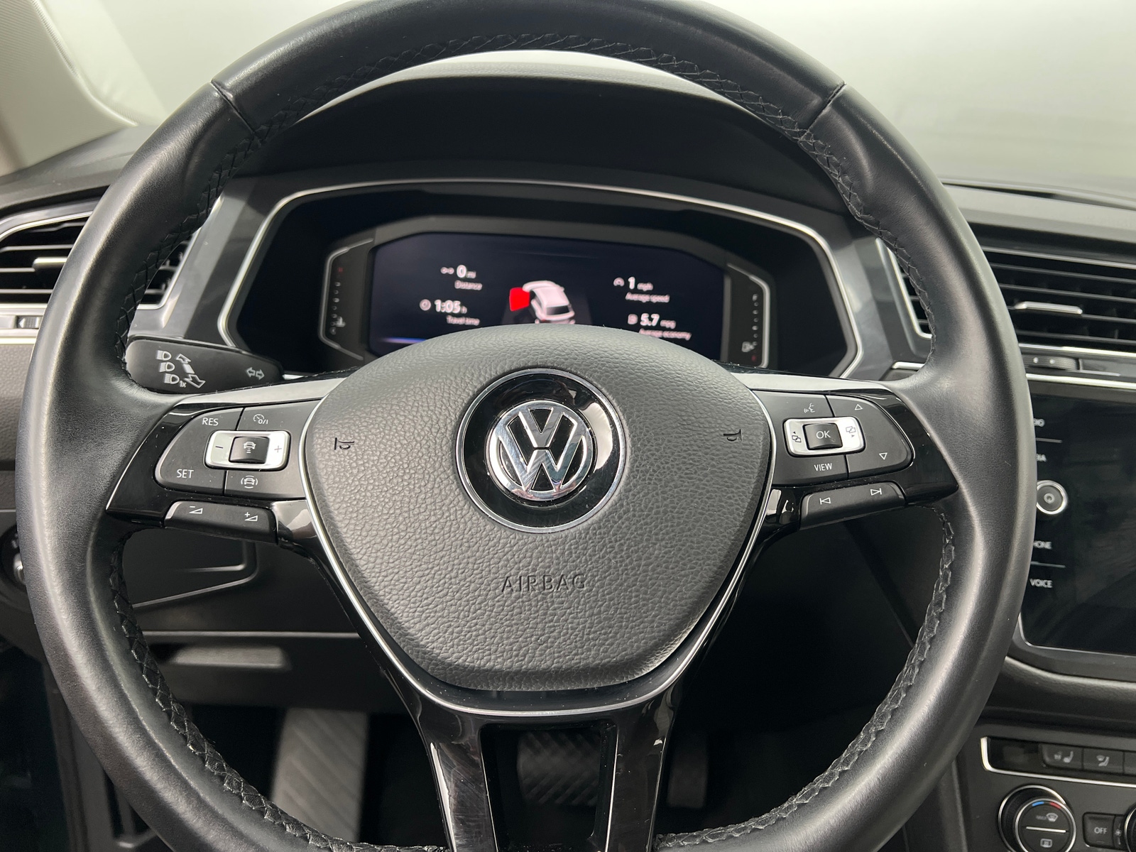 Thumbnail: 2019 Volkswagen Tiguan - 4