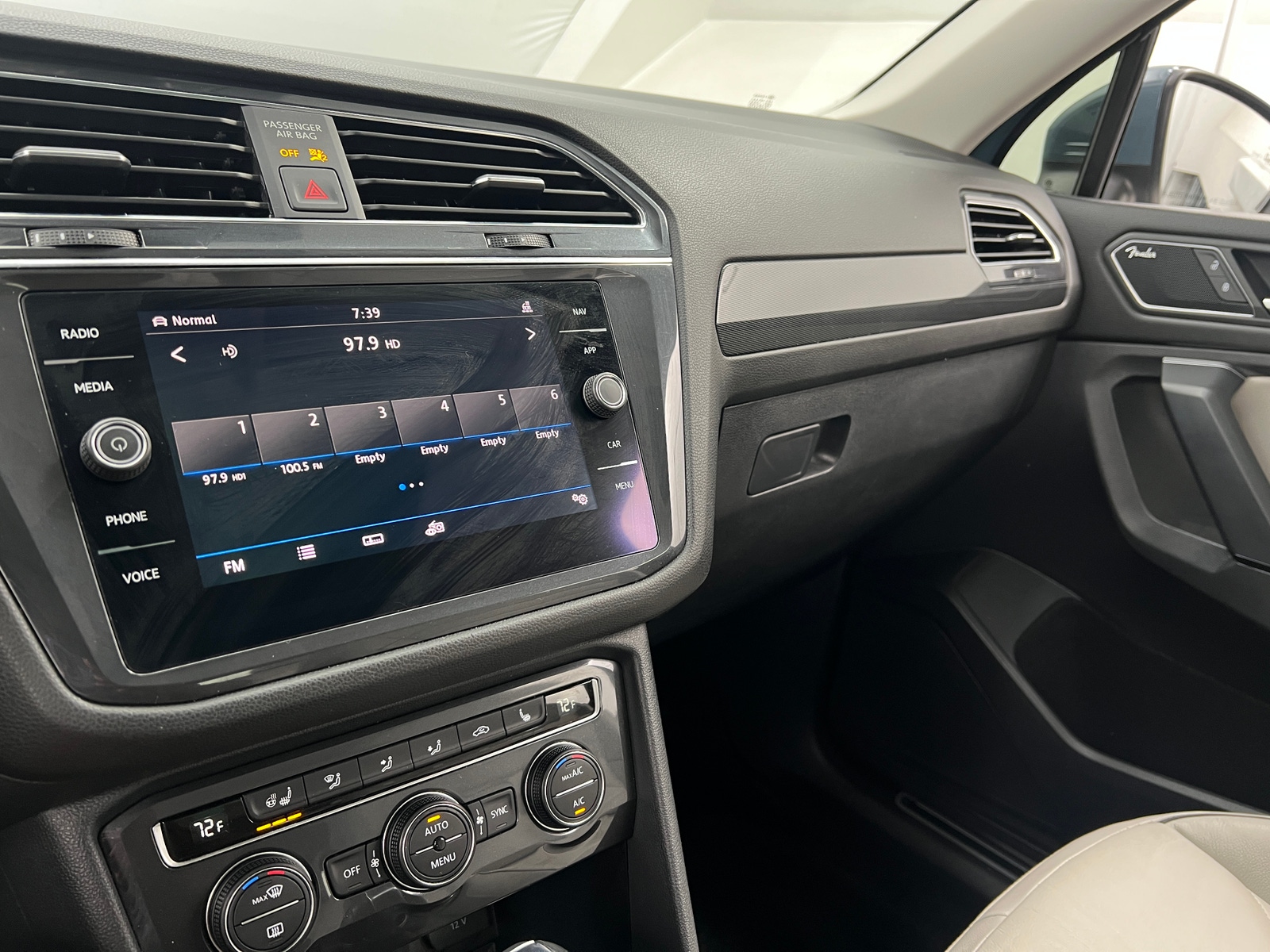 Thumbnail: 2019 Volkswagen Tiguan - 3