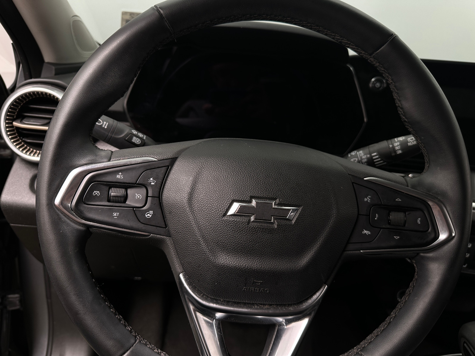 Thumbnail: 2025 Chevrolet Trax - 4
