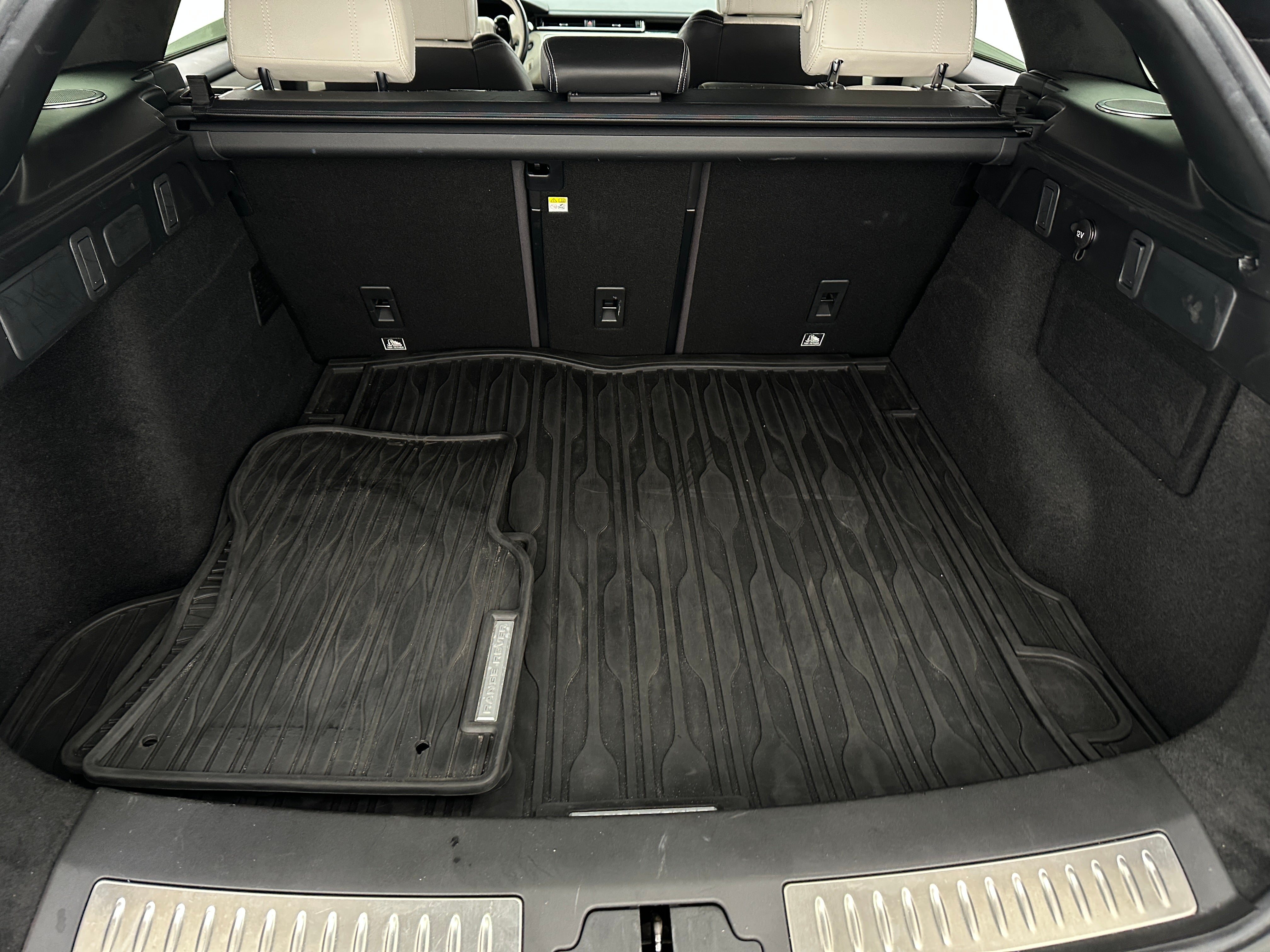 Thumbnail: 2018 Land Rover Range Rover Velar - 6