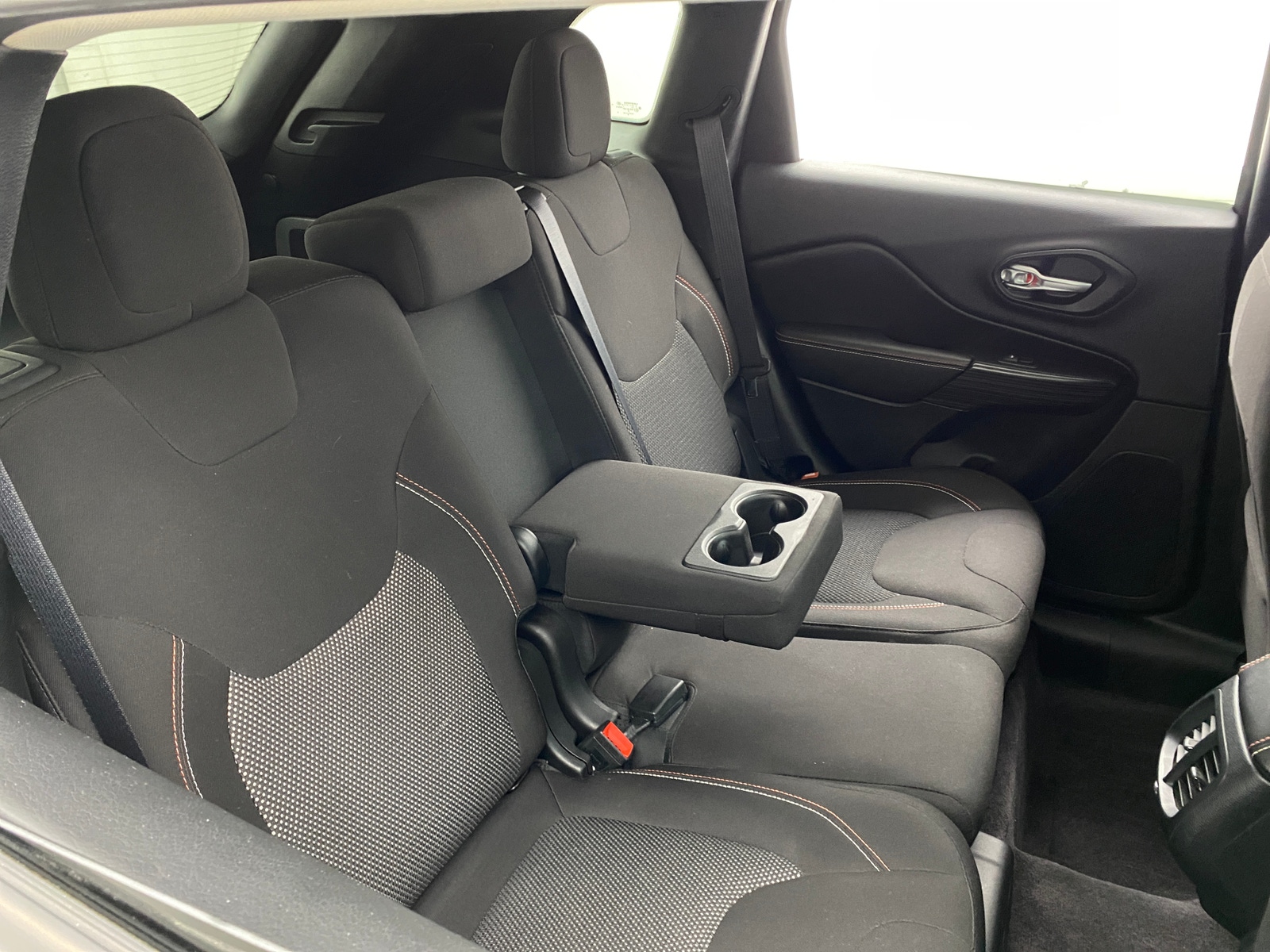 Thumbnail: 2016 Jeep Cherokee - 6