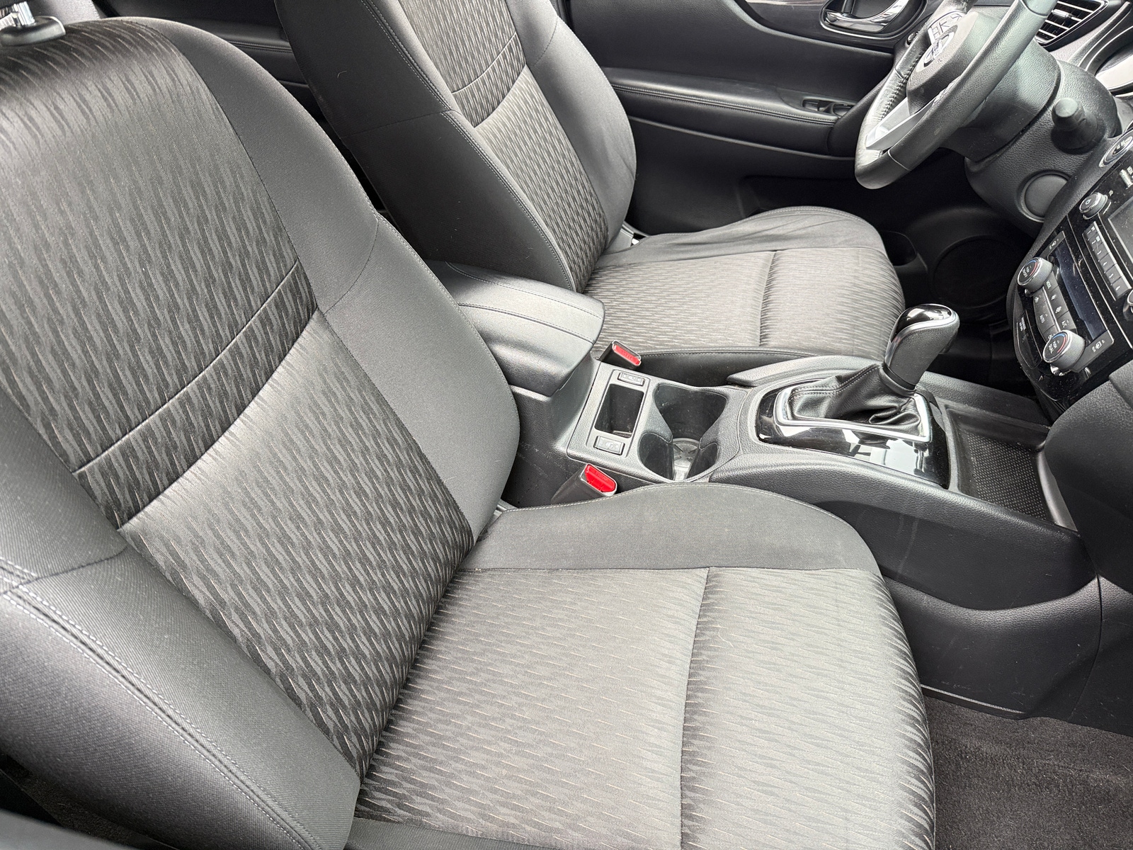Thumbnail: 2017 Nissan Rogue - 2