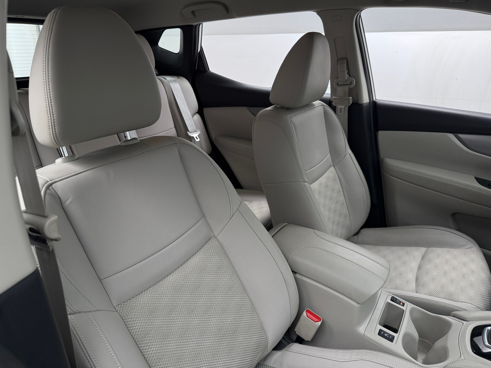 Thumbnail: 2020 Nissan Rogue Sport - 2