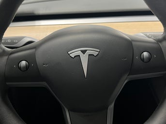 2023 Tesla Model 3 photo 7