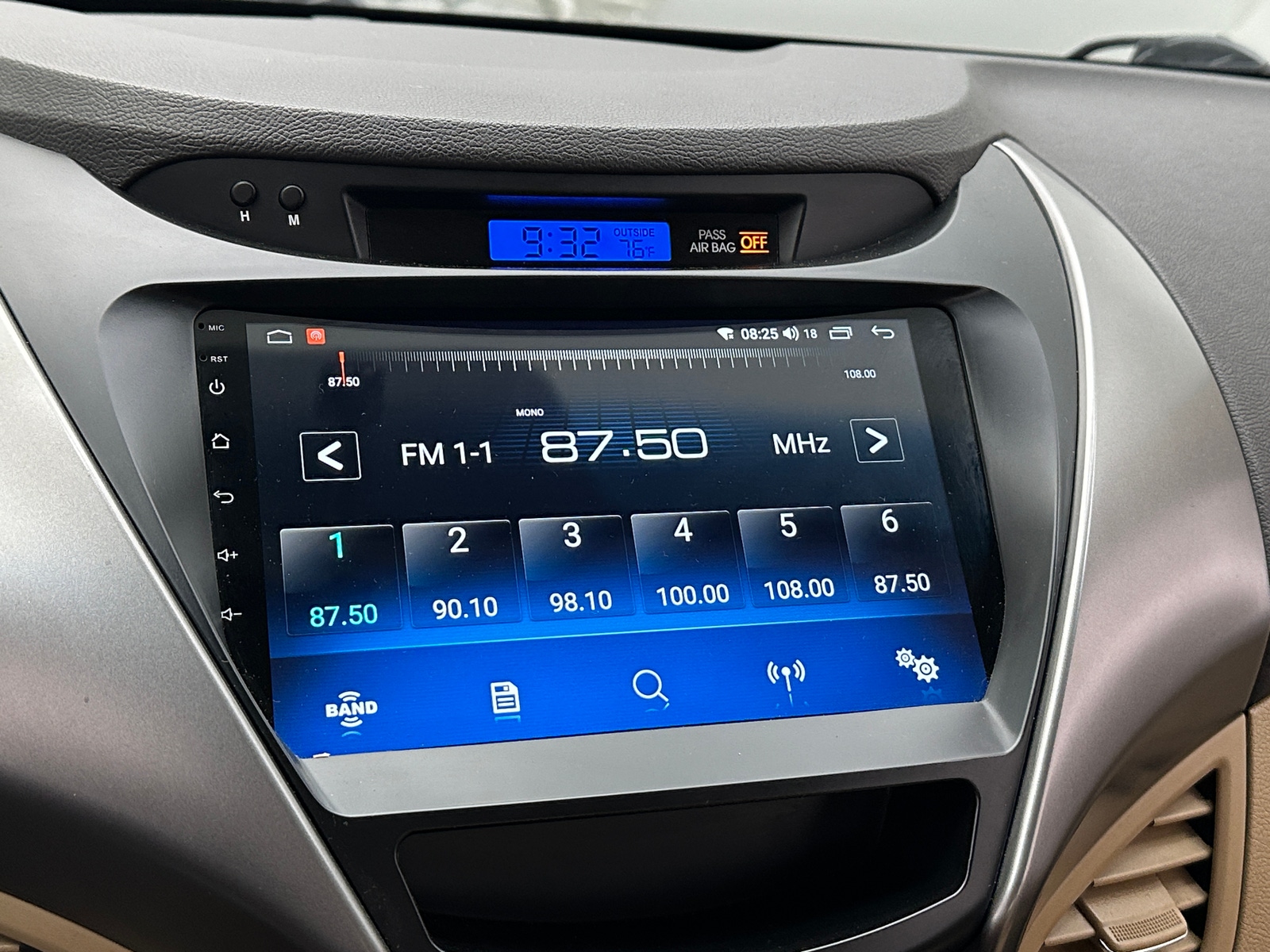 Thumbnail: 2013 Hyundai Elantra - 4