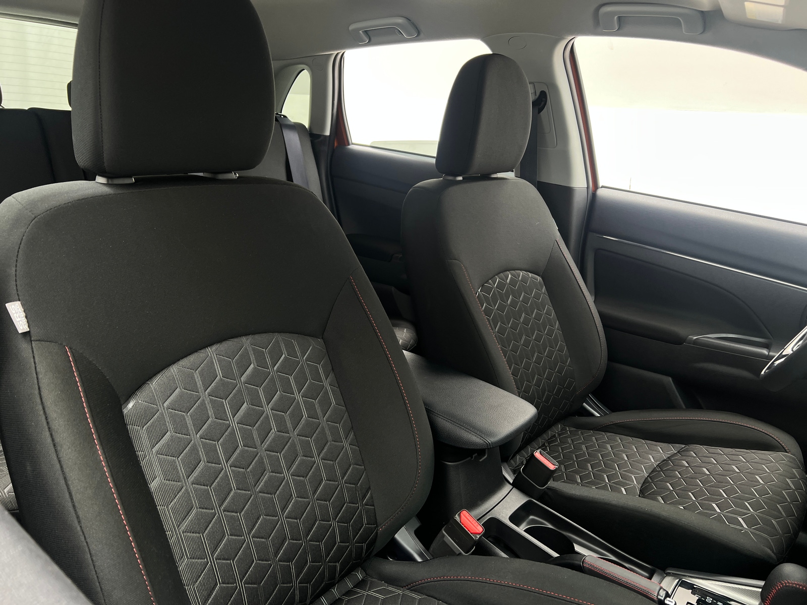 Thumbnail: 2024 Mitsubishi Outlander Sport - 2