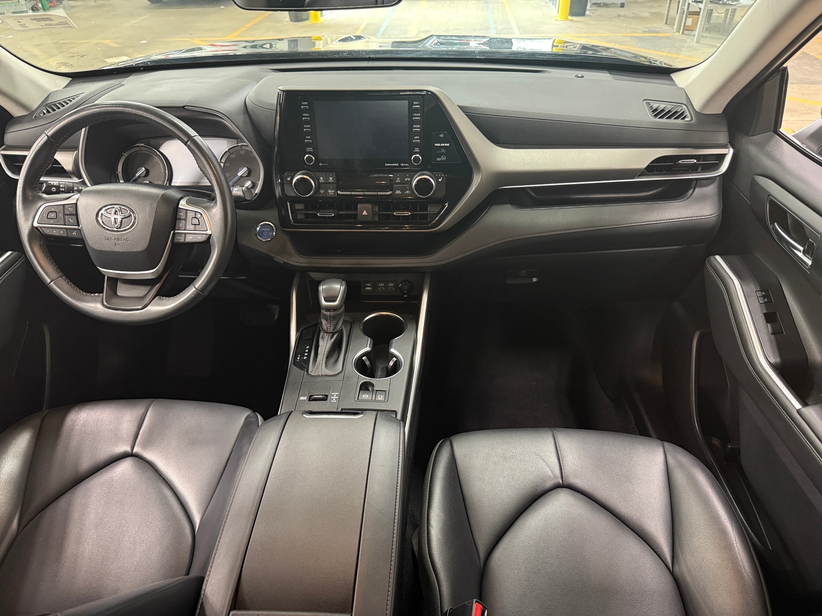 Thumbnail: 2022 Toyota Highlander - 2