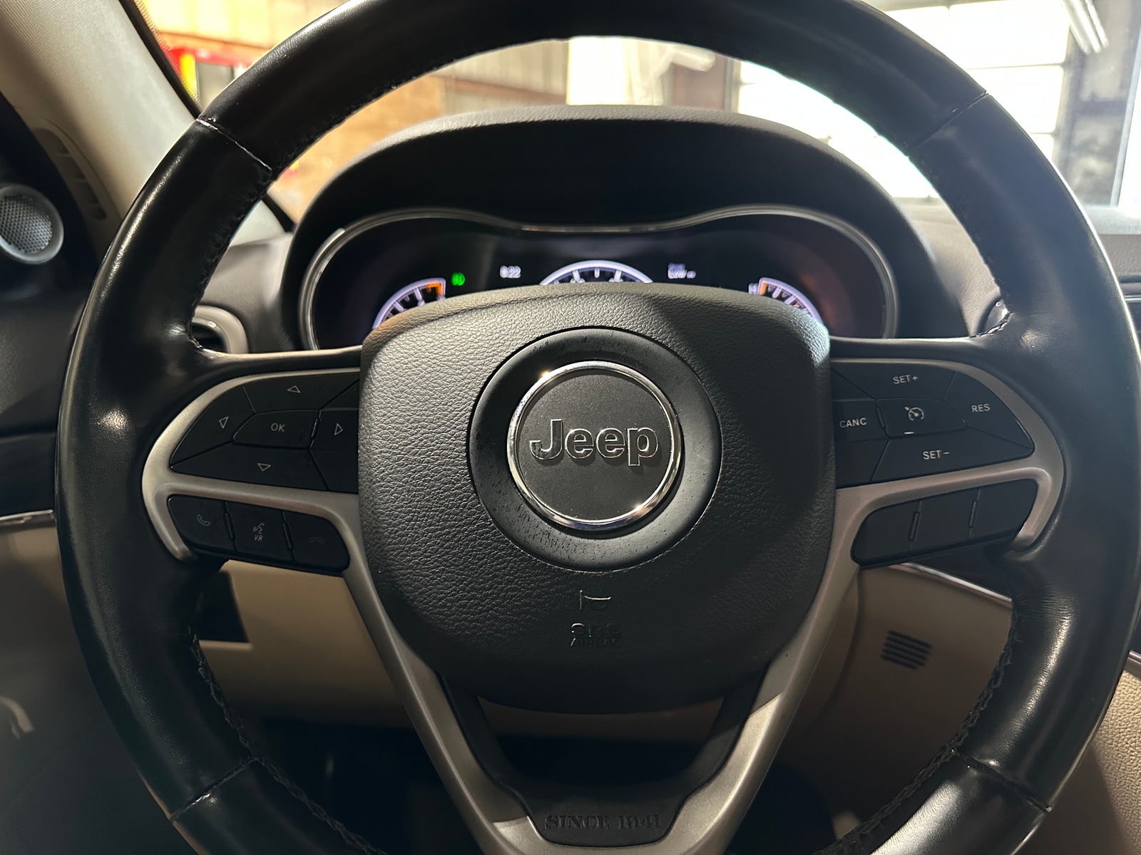 Thumbnail: 2022 Jeep Grand Cherokee - 4