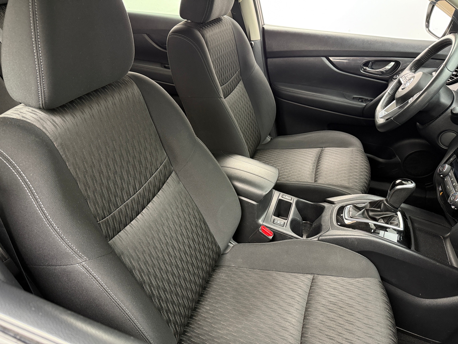 Thumbnail: 2017 Nissan Rogue - 2
