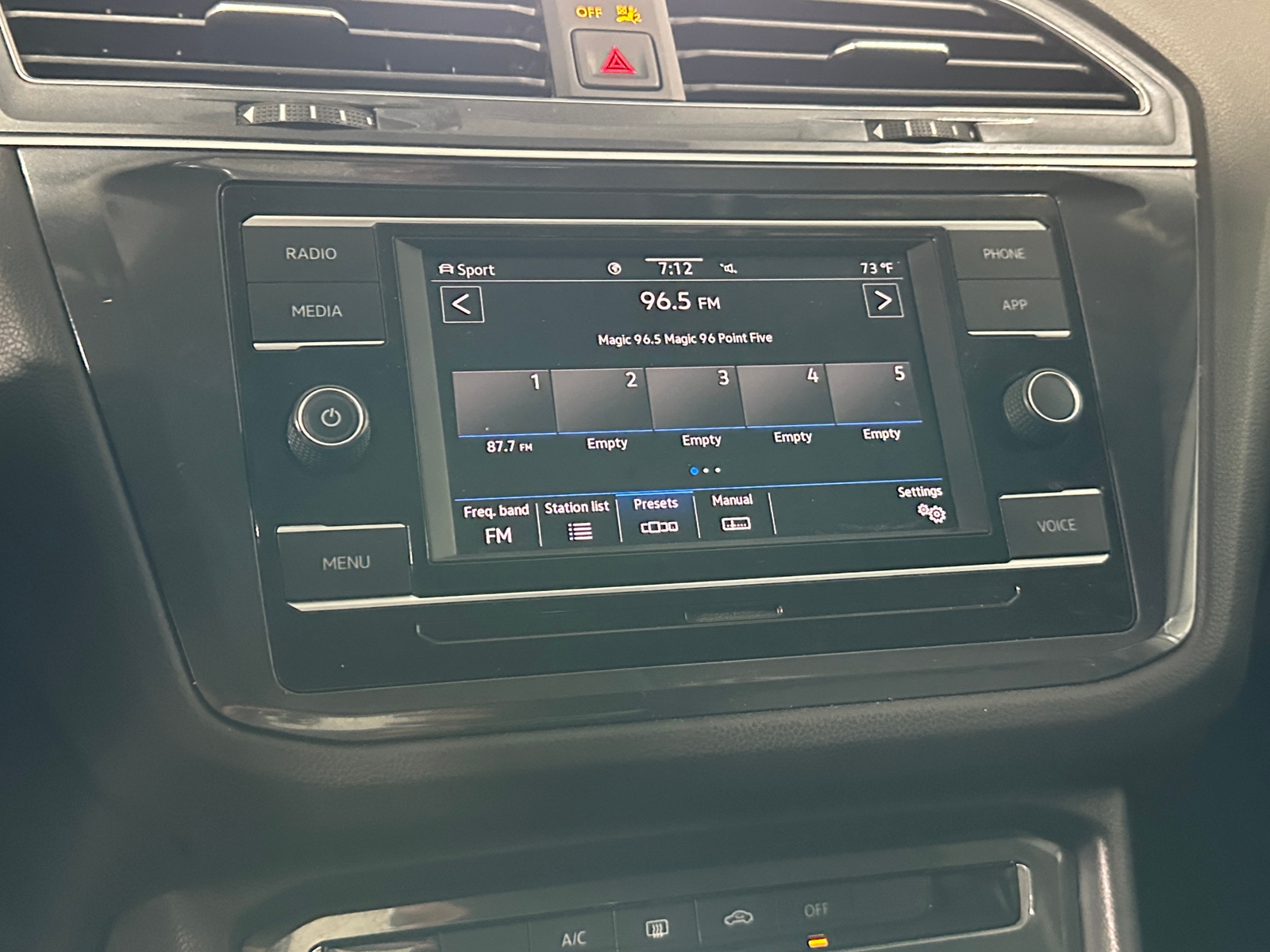Thumbnail: 2021 Volkswagen Tiguan - 4