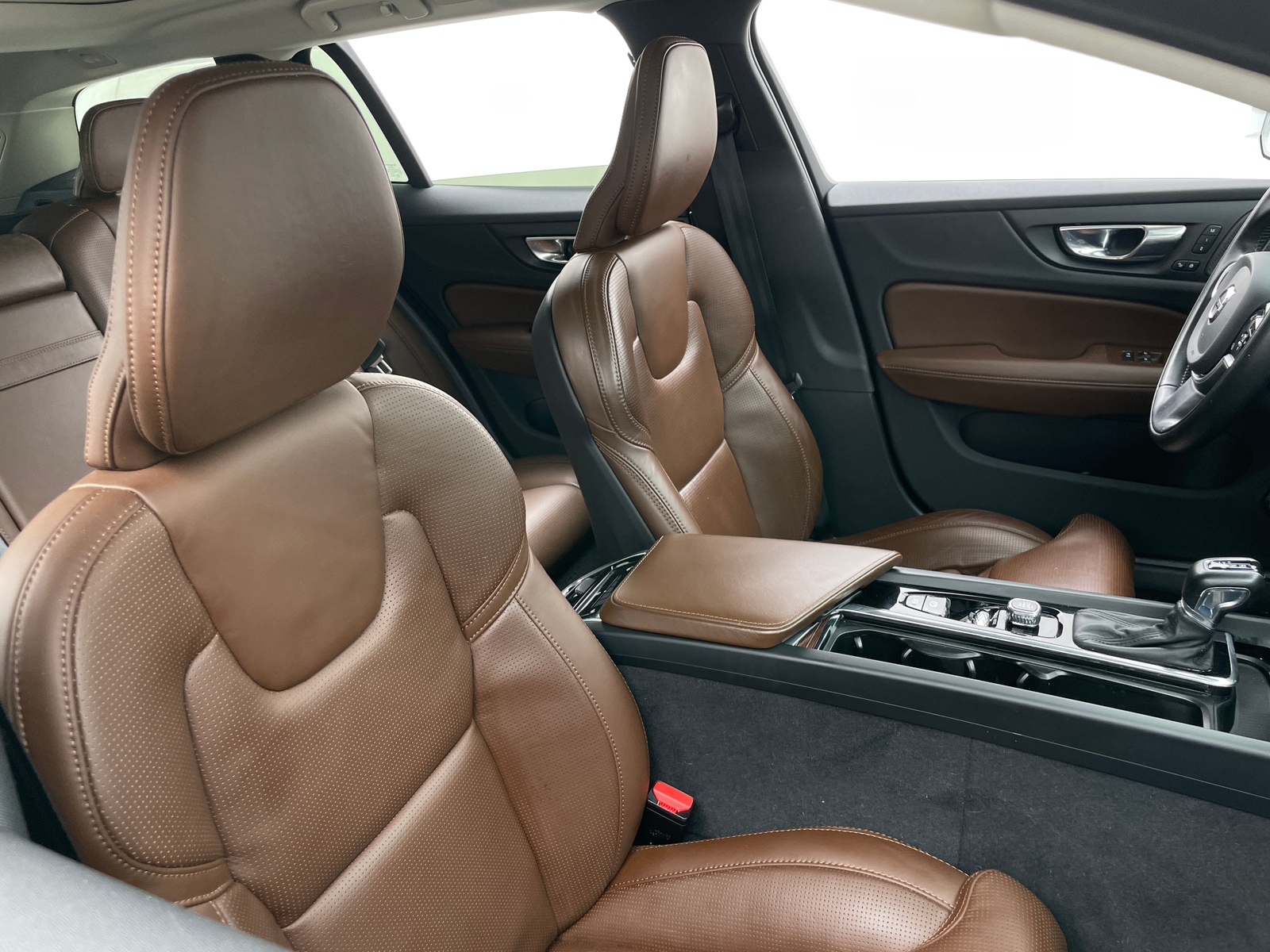 Thumbnail: 2020 Volvo V60 - 2