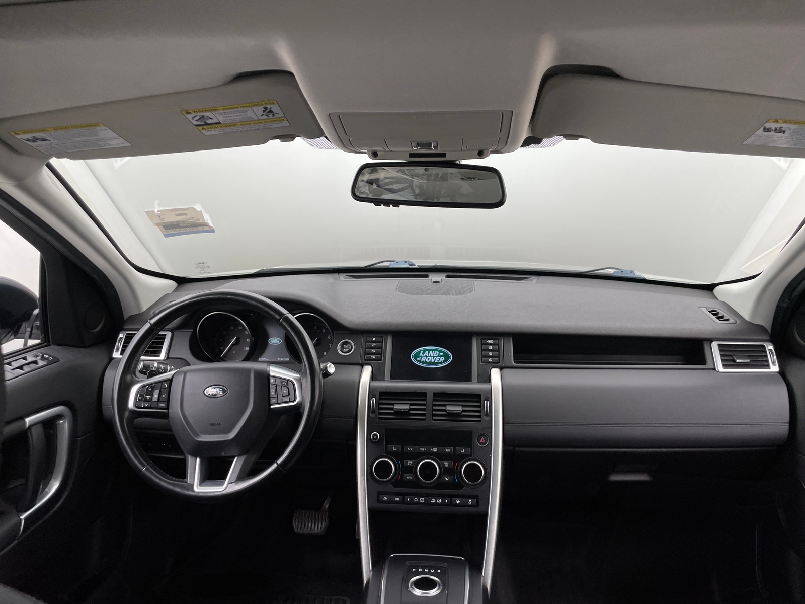 Thumbnail: 2017 Land Rover Discovery Sport - 2