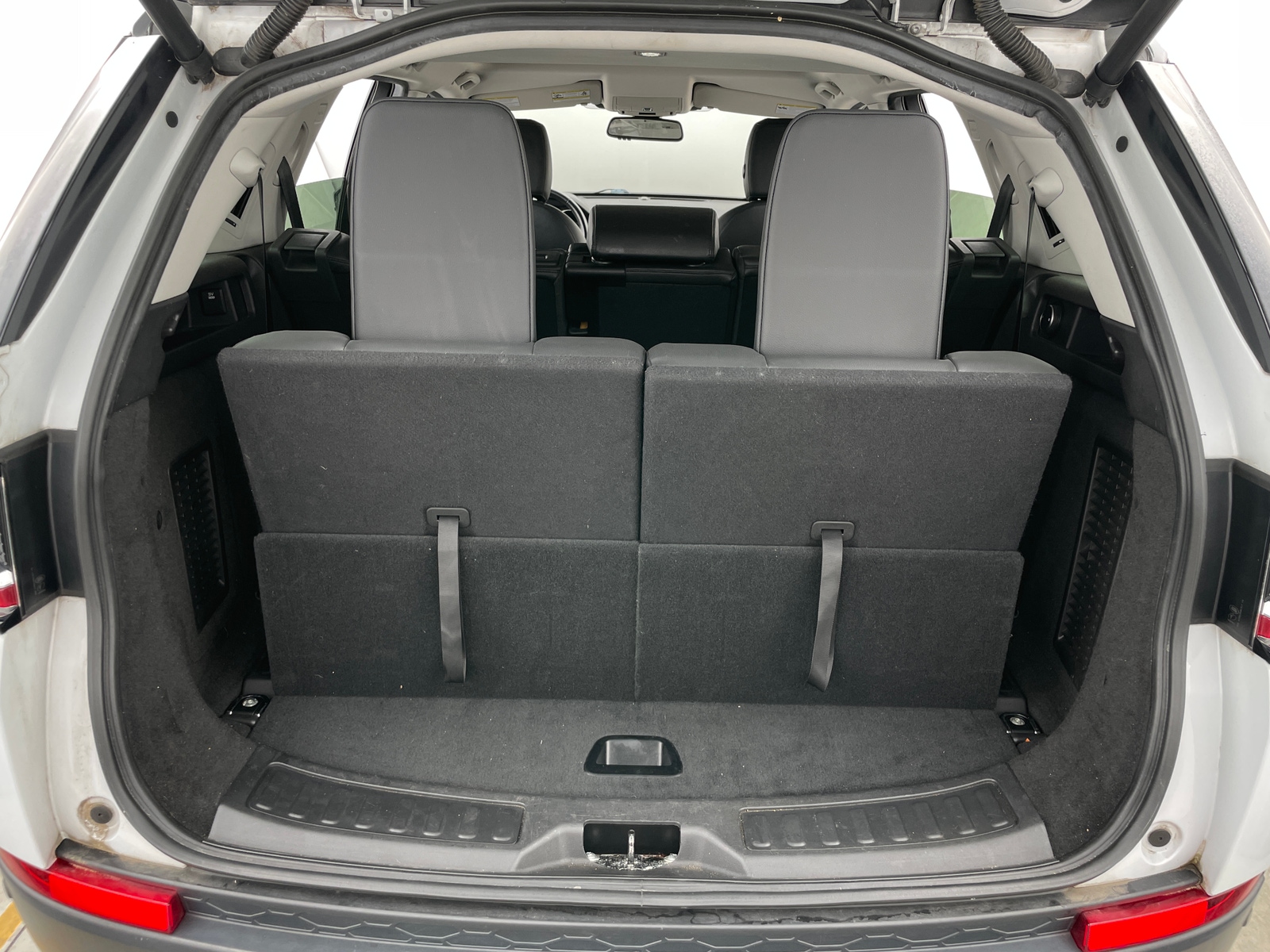 Thumbnail: 2017 Land Rover Discovery Sport - 6