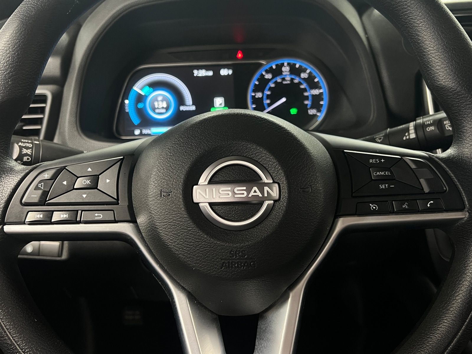Thumbnail: 2025 Nissan Leaf - 5