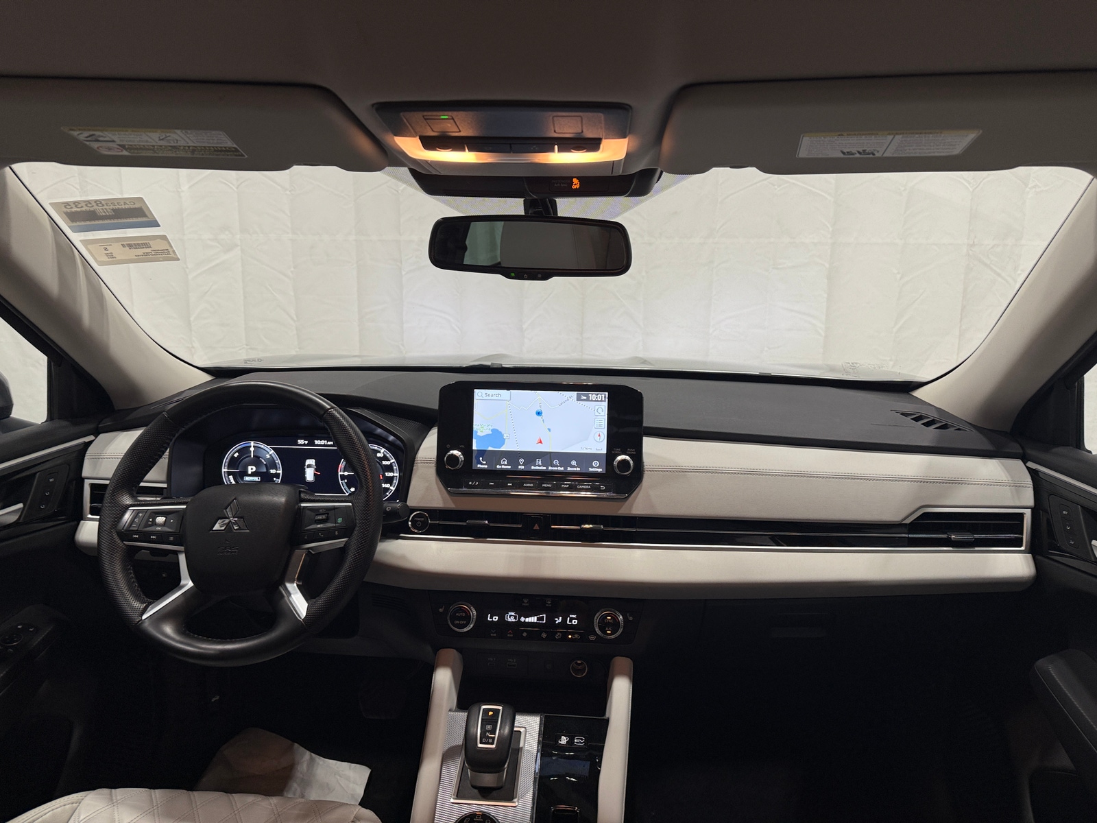 Thumbnail: 2023 Mitsubishi Outlander - 2