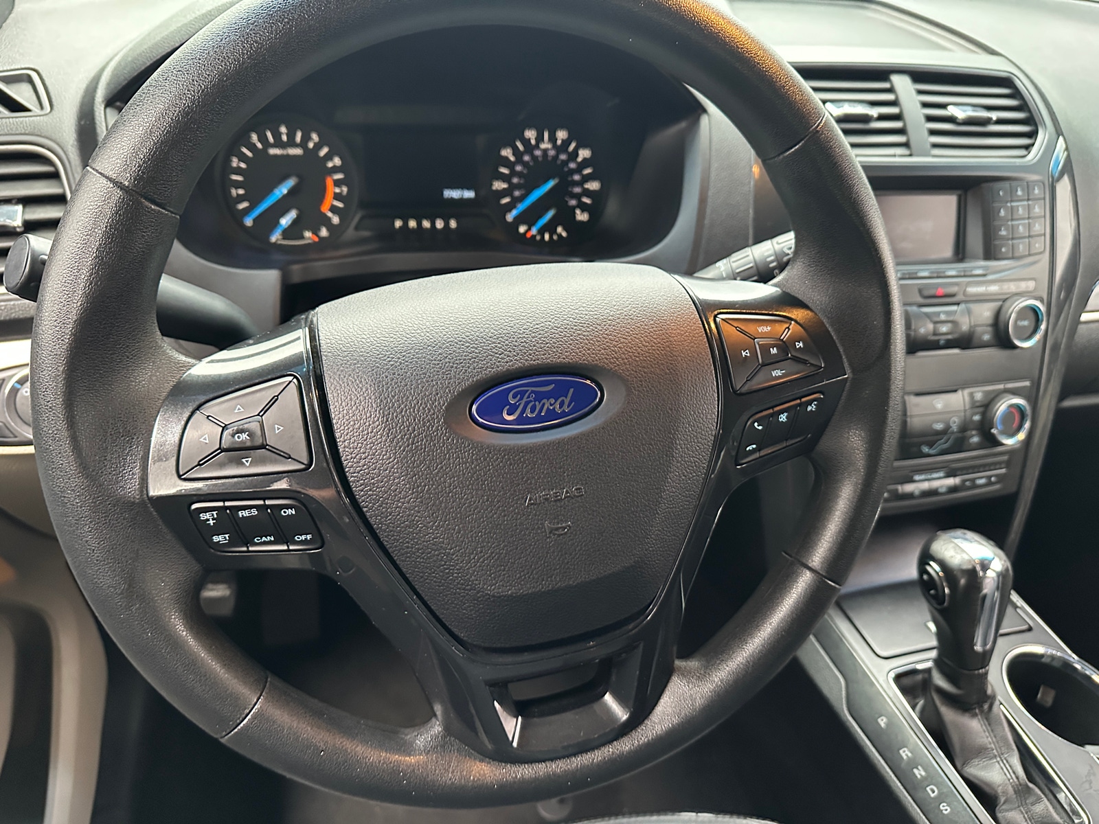 Thumbnail: 2019 Ford Explorer - 5